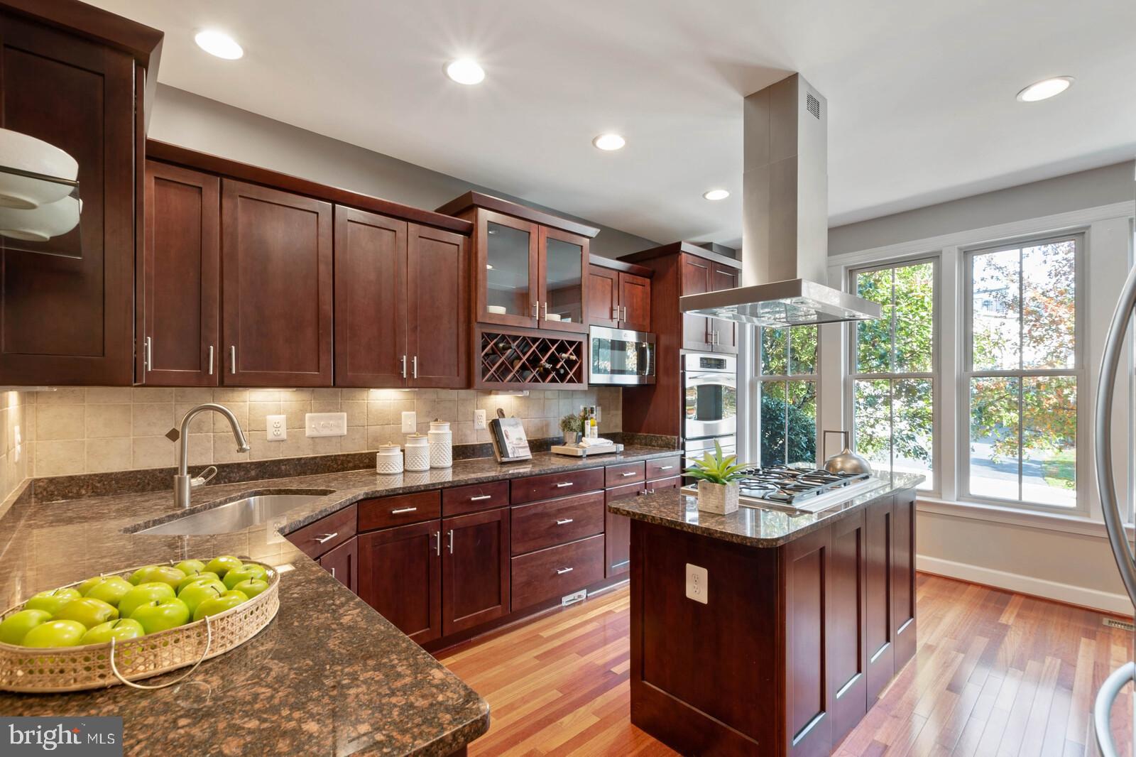 SHIRLINGTON CREST - Residential