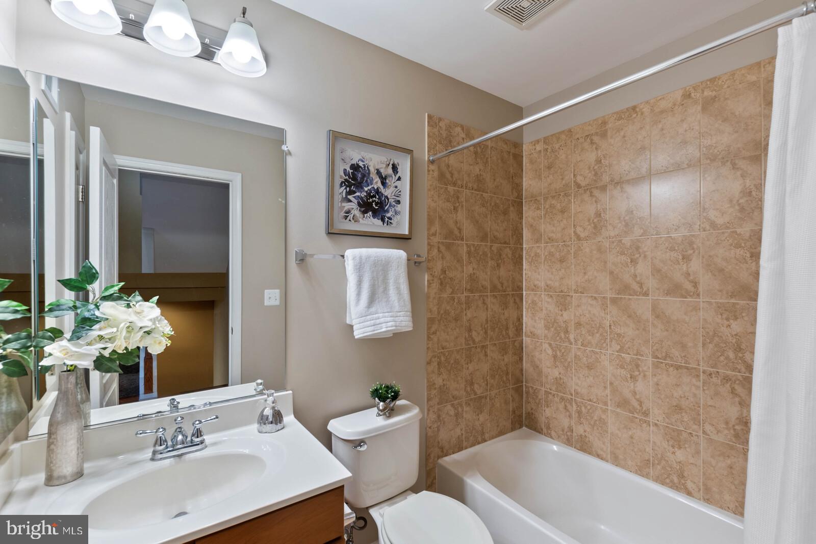 SHIRLINGTON CREST - Residential