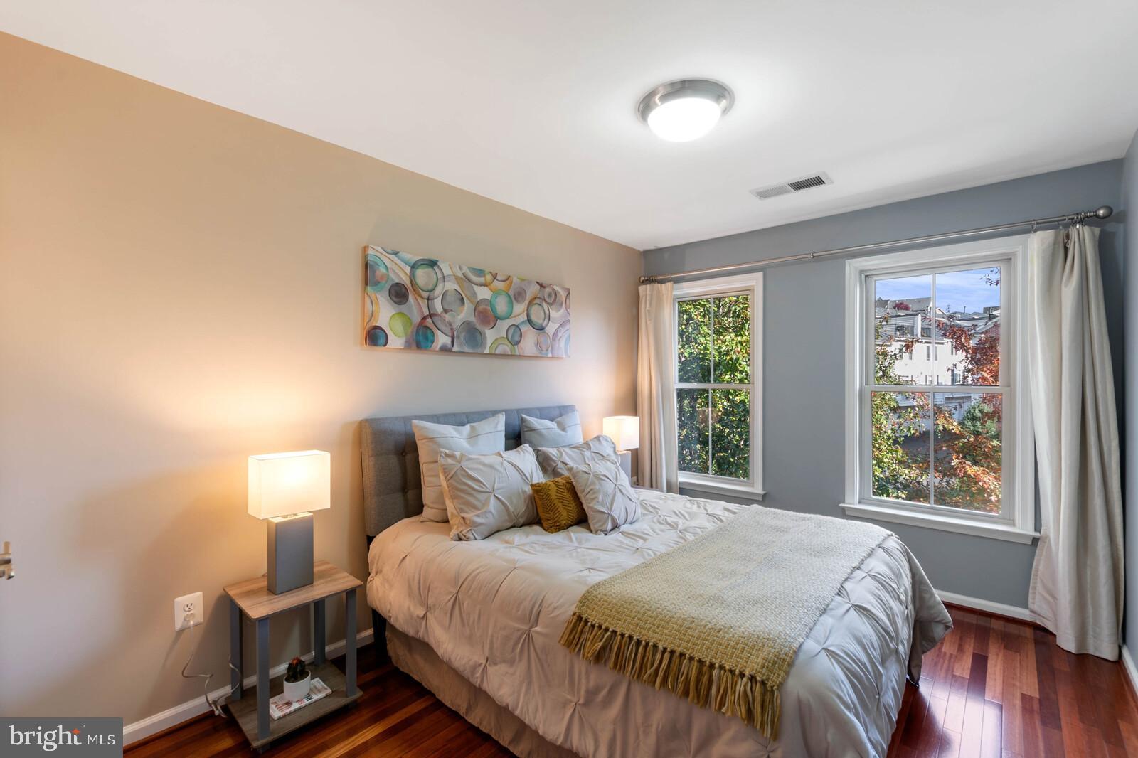 SHIRLINGTON CREST - Residential