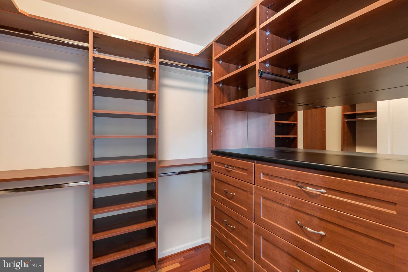 SHIRLINGTON CREST - Residential