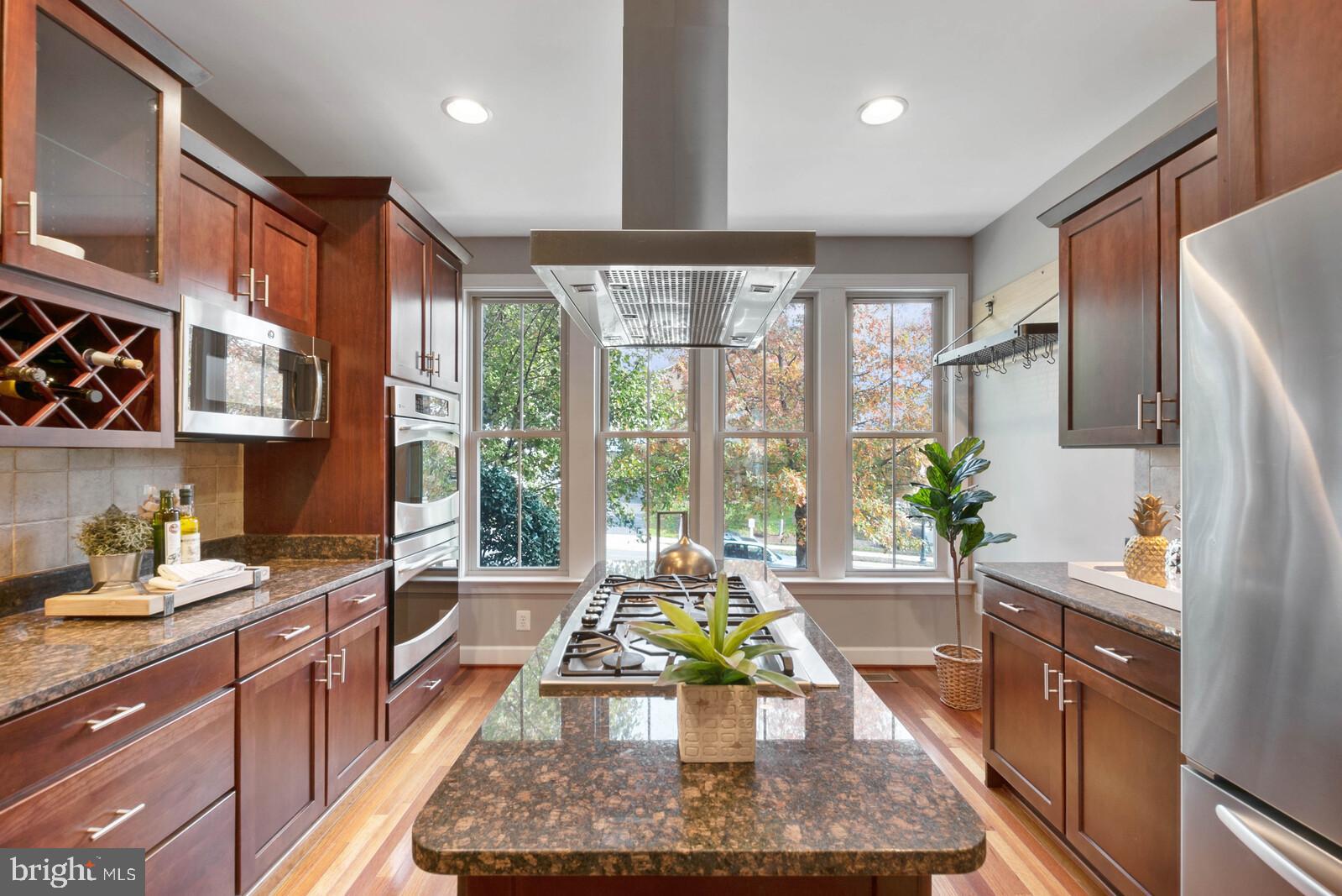 SHIRLINGTON CREST - Residential