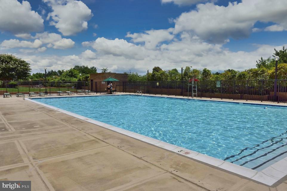 SKYLINE HOUSE - Residential