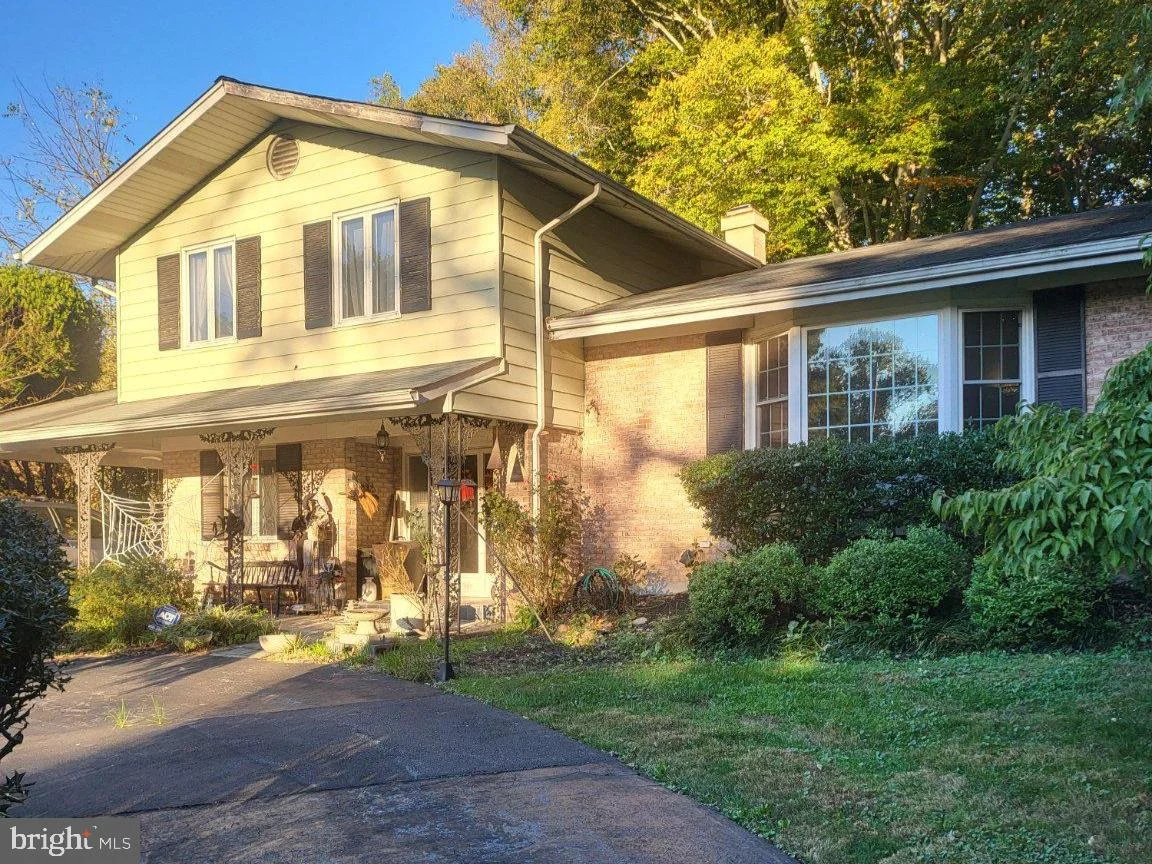 12801 Saddlebrook Drive