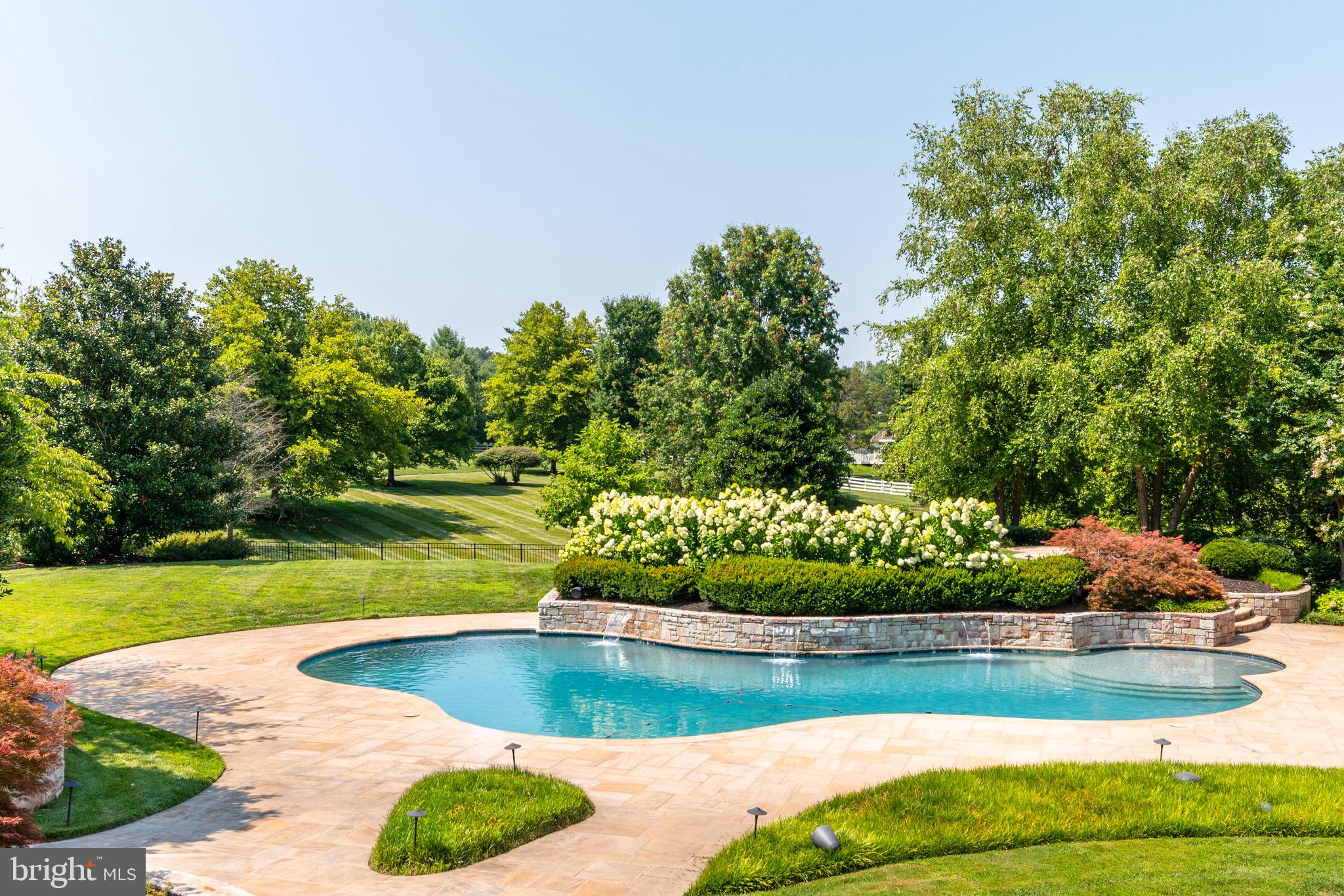 KENTSDALE ESTATES - Residential