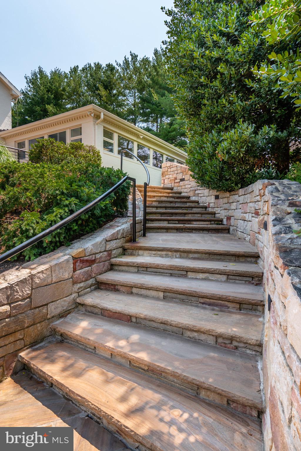 KENTSDALE ESTATES - Residential