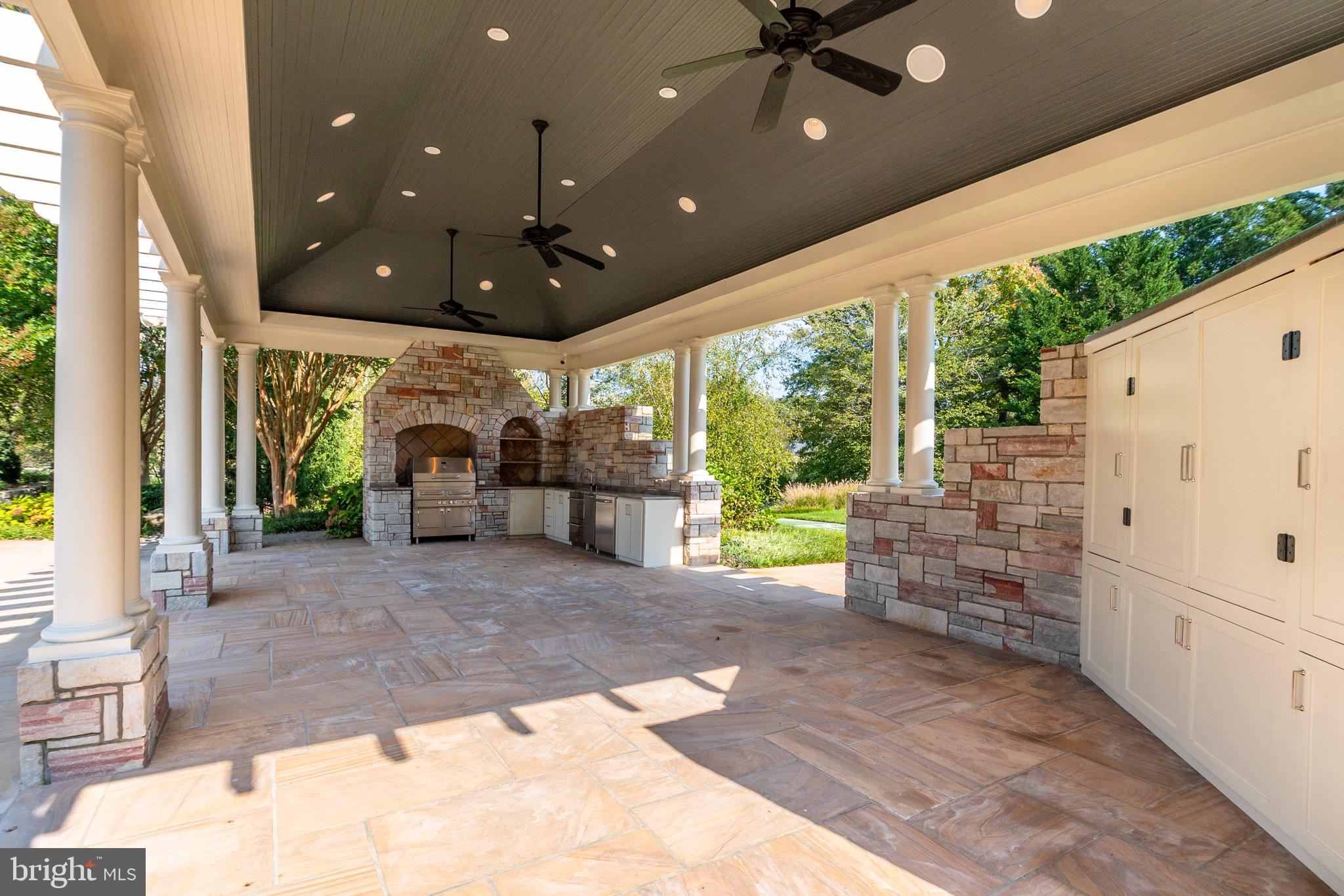 KENTSDALE ESTATES - Residential