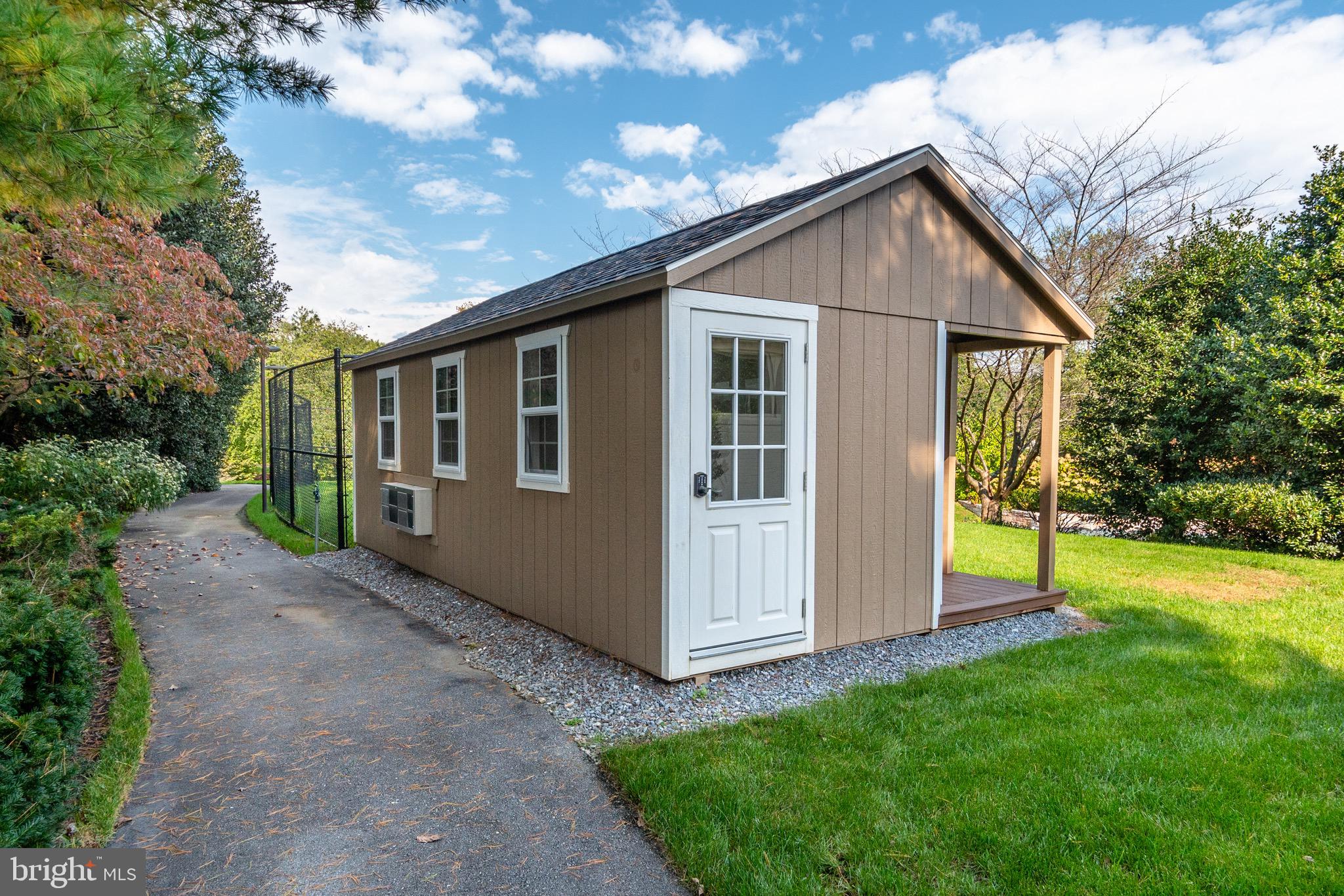 KENTSDALE ESTATES - Residential