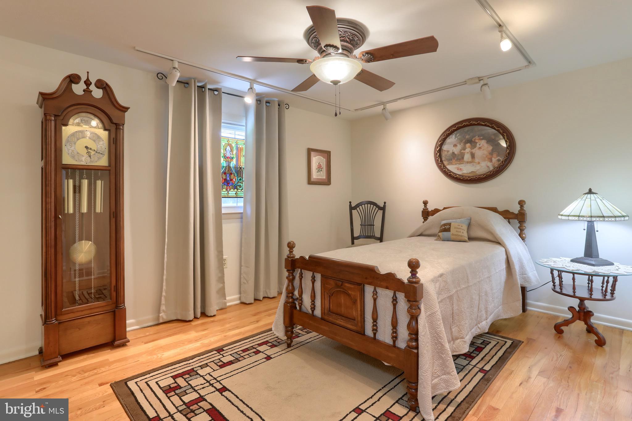 STAFFORD HEIGHTS - Residential
