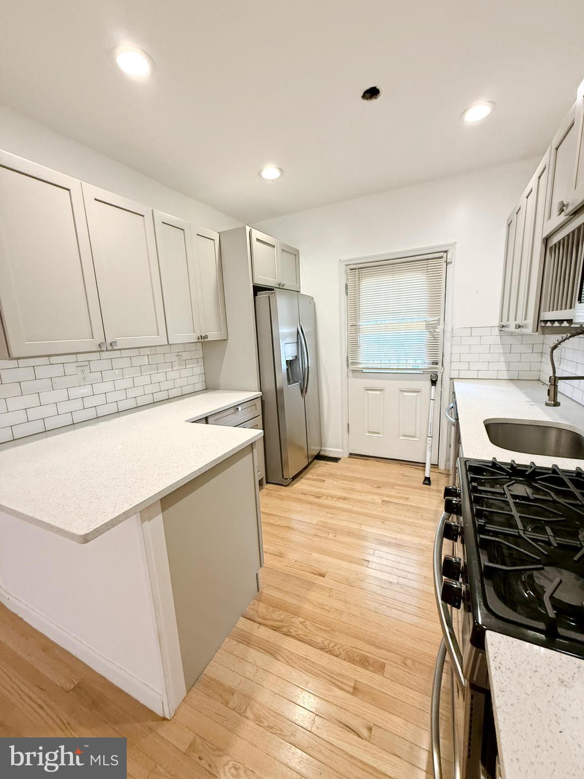 POINT BREEZE - Residential