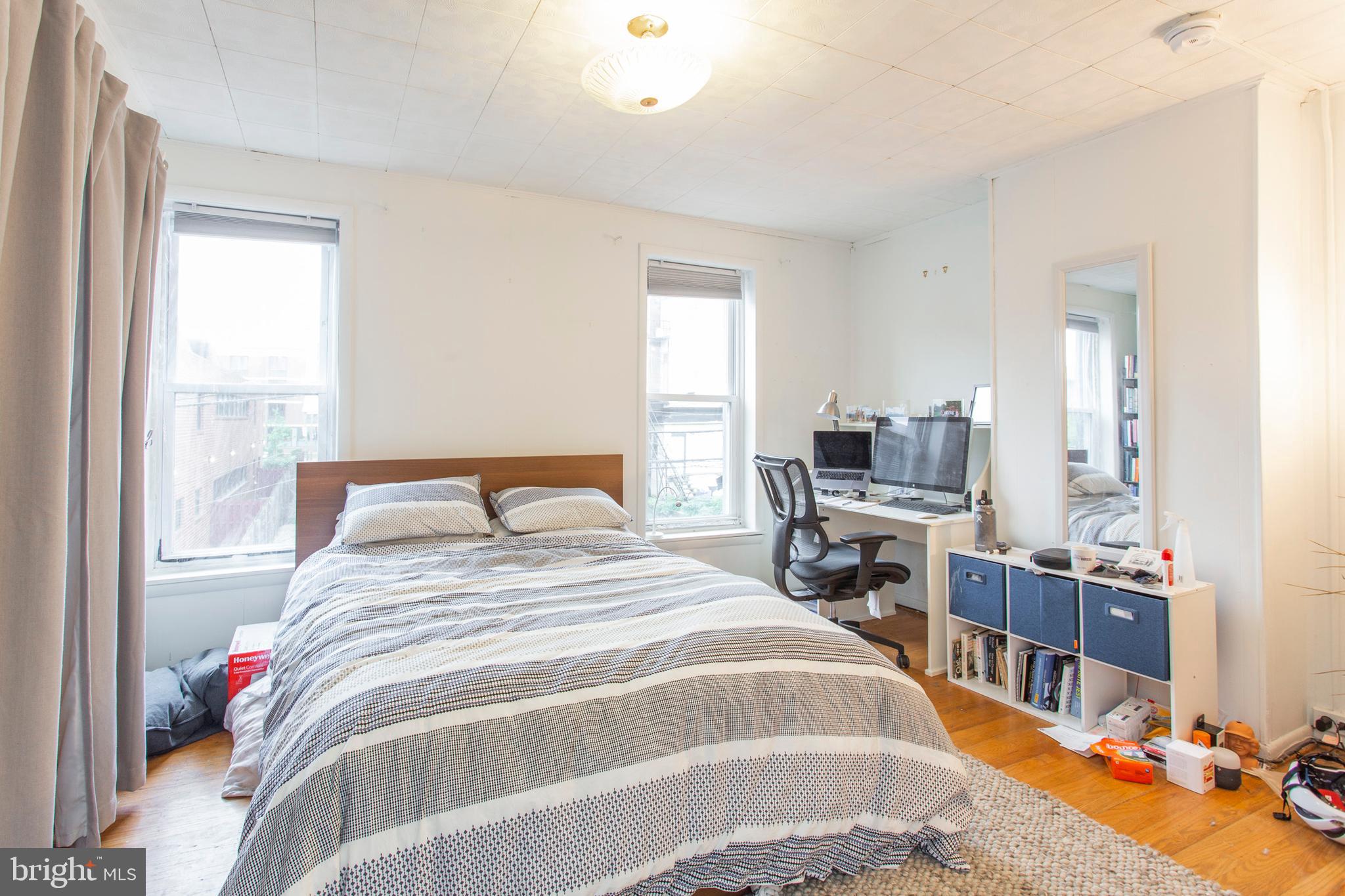 UNIVERSITY CITY - Residential Lease