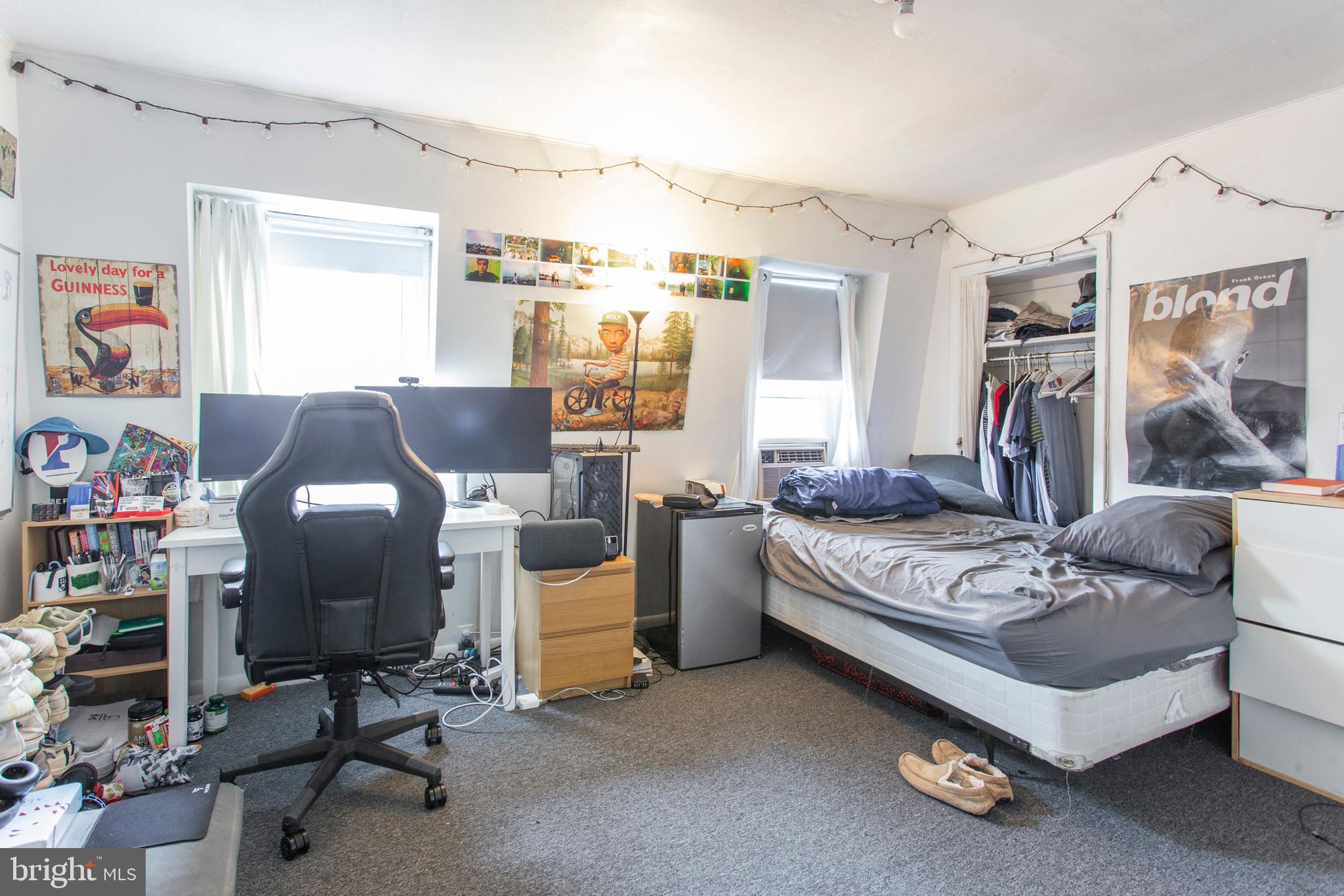 UNIVERSITY CITY - Residential Lease