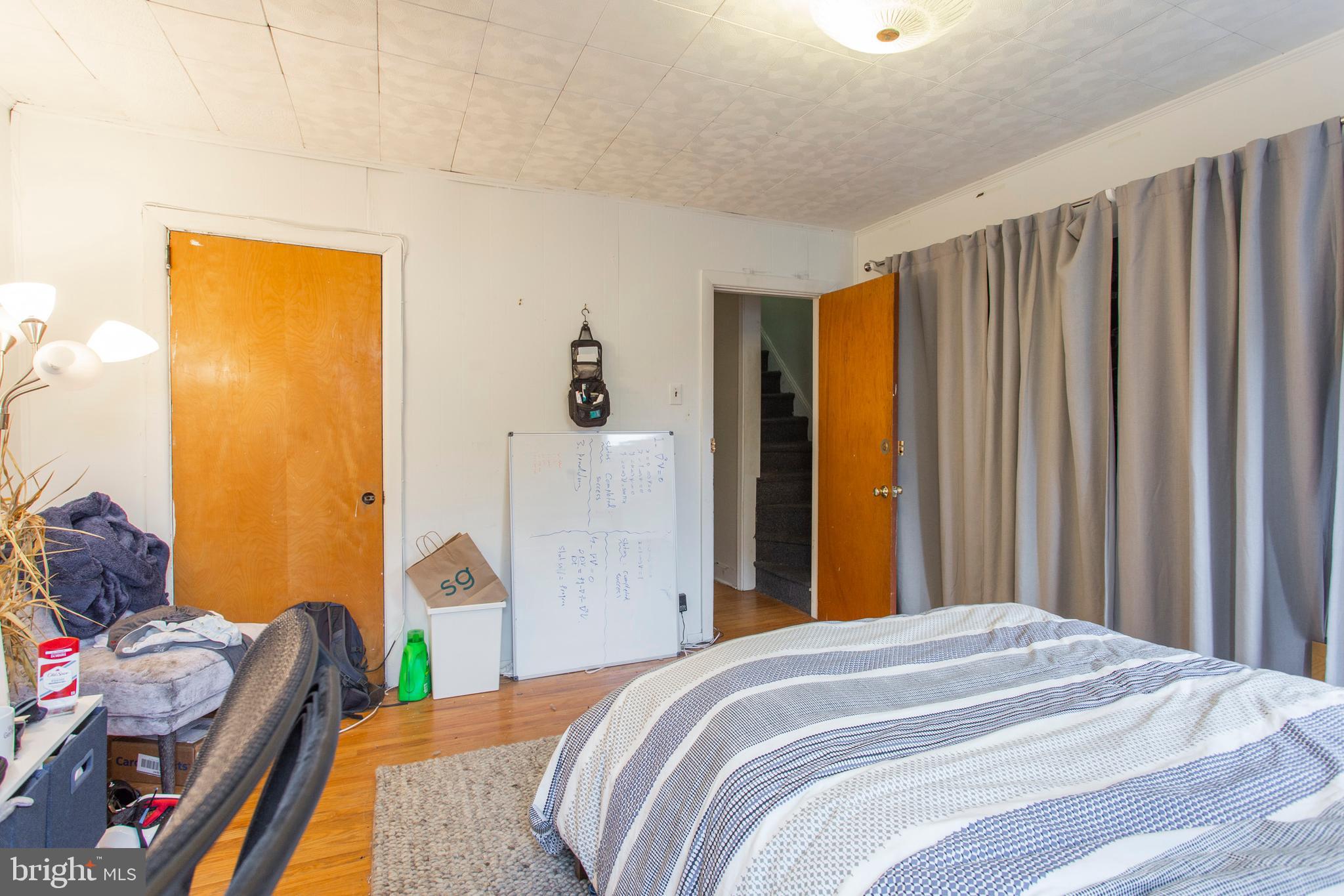 UNIVERSITY CITY - Residential Lease