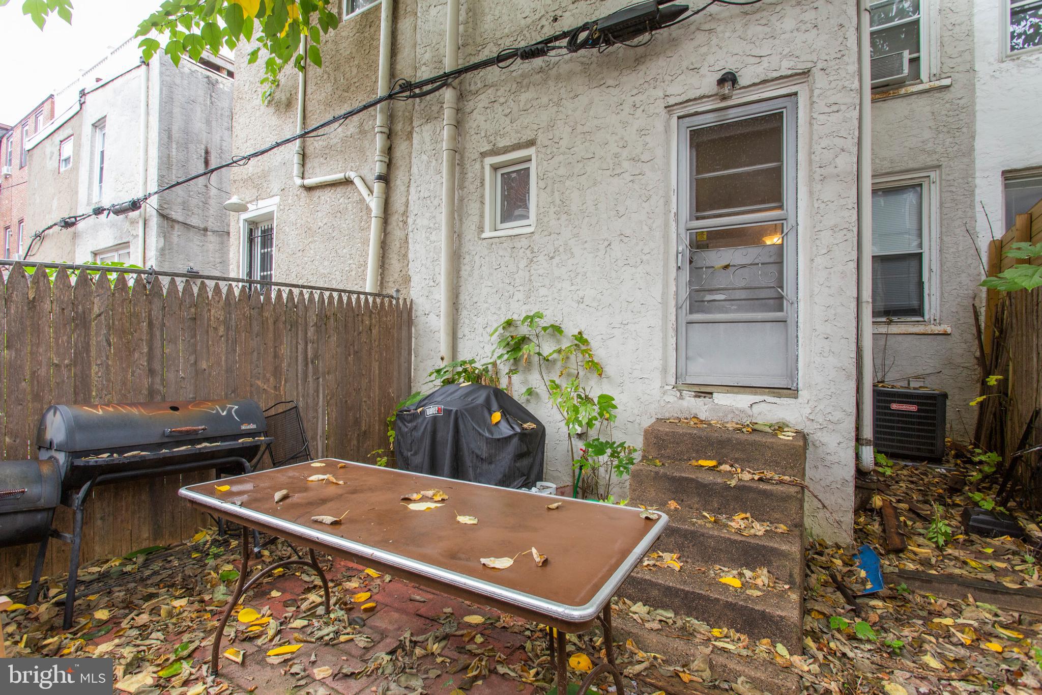 UNIVERSITY CITY - Residential Lease