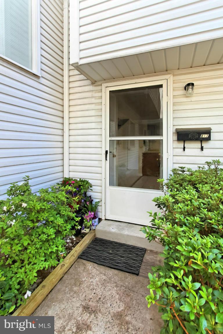 OLDE SALEM VILLAGE - Residential Lease