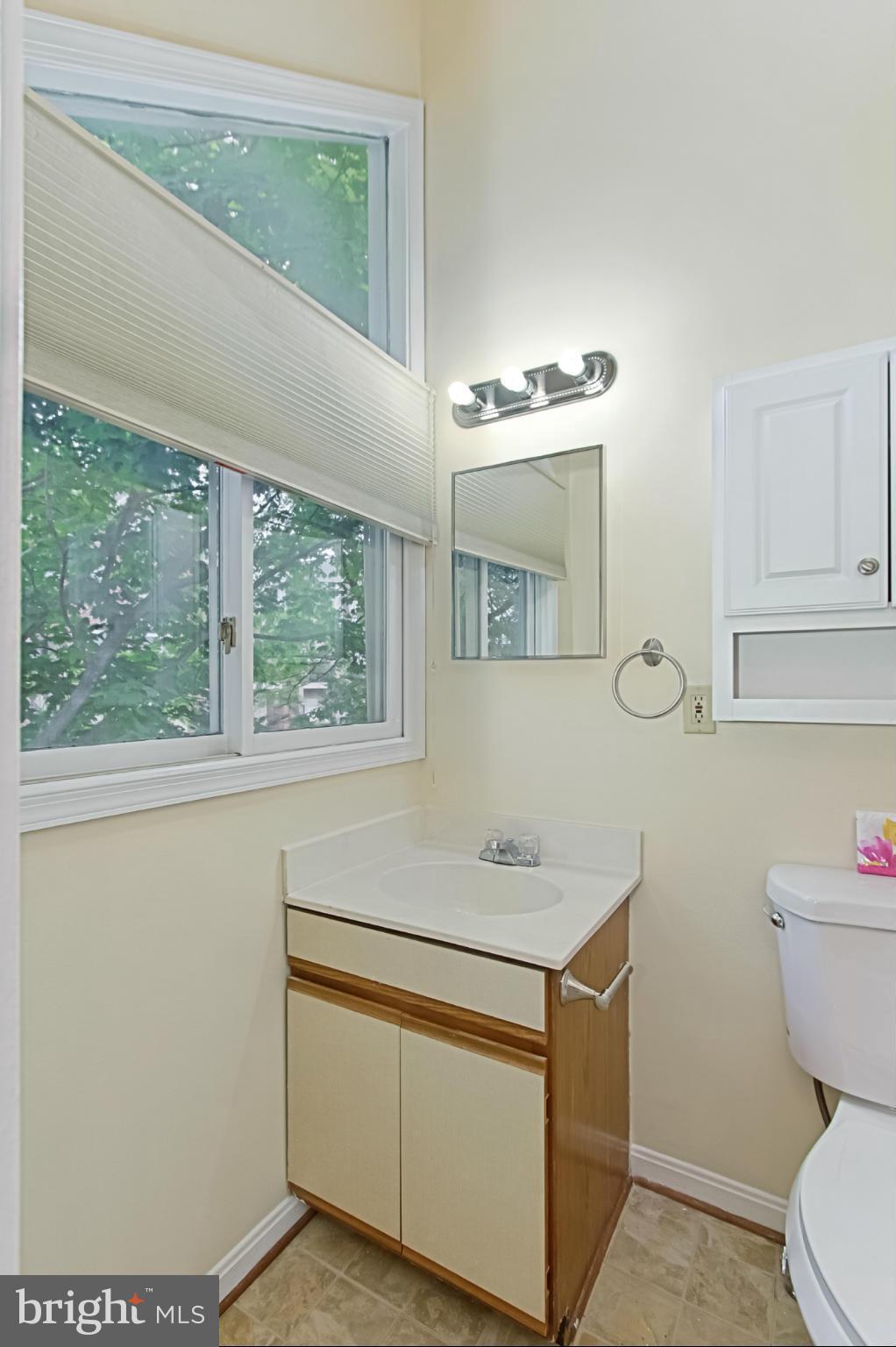 OLDE SALEM VILLAGE - Residential Lease