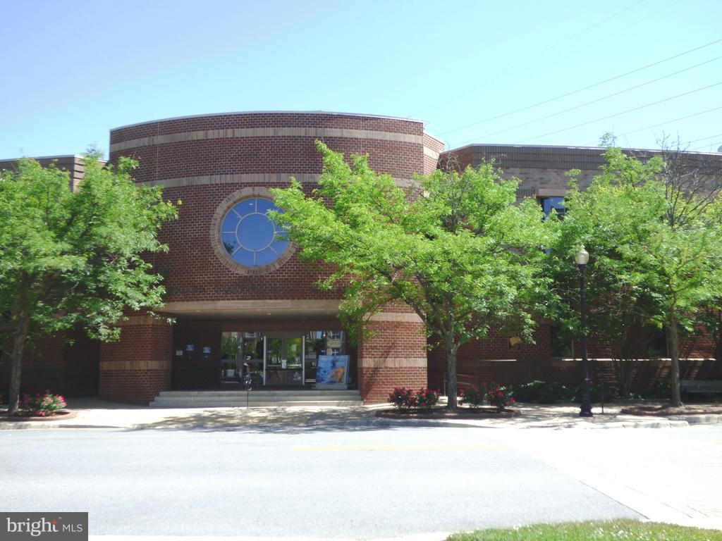 OLDE SALEM VILLAGE - Residential Lease