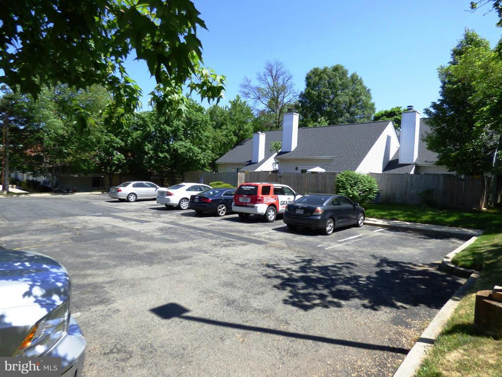 OLDE SALEM VILLAGE - Residential Lease