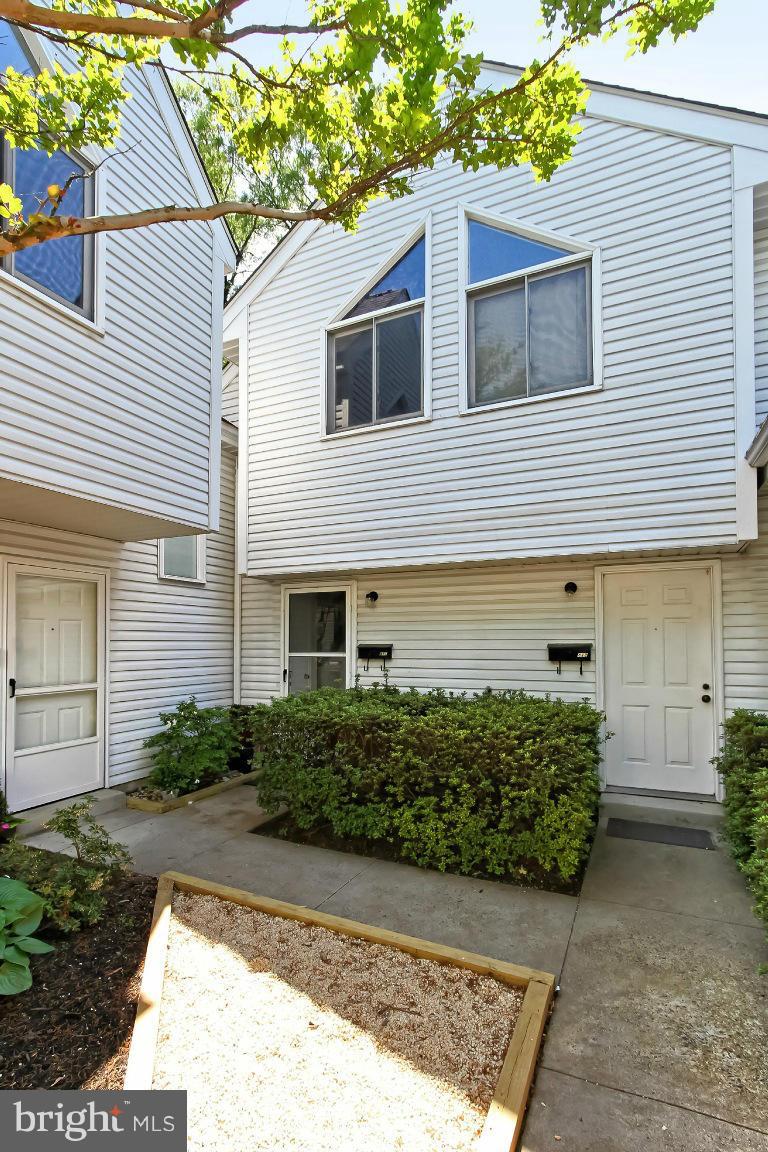 OLDE SALEM VILLAGE - Residential Lease