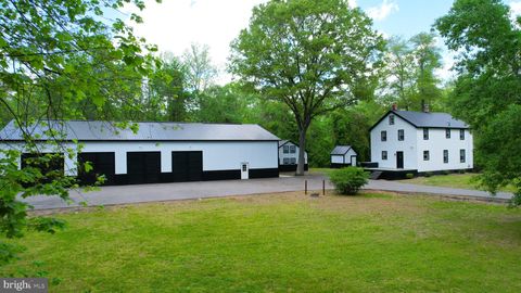 8067 CROOM ROAD UPPER MARLBORO MD 20772