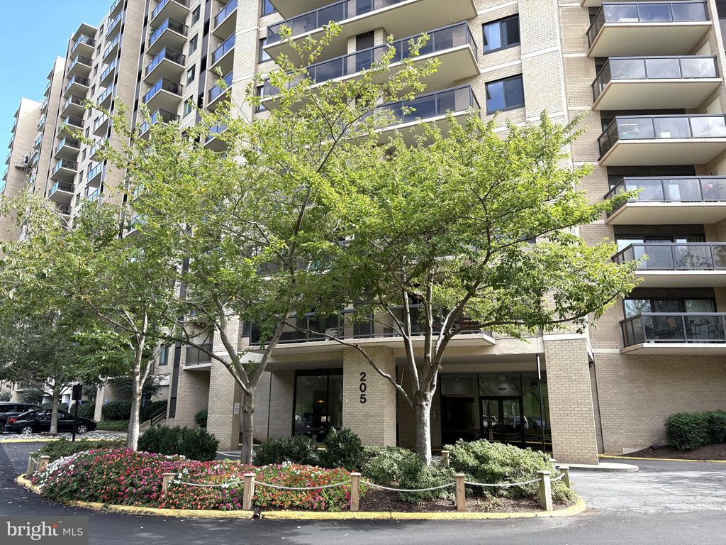 Photo of 205 Yoakum Parkway #223, ALEXANDRIA, VA 22304 (MLS # VAAX2050648)