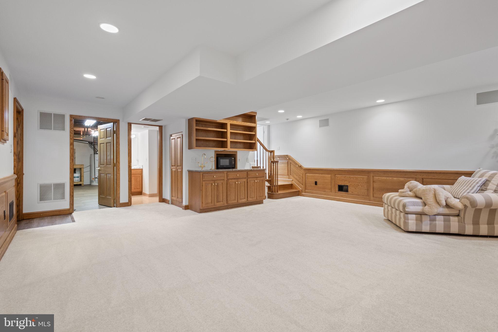 BEECH TREE MANOR - Residential