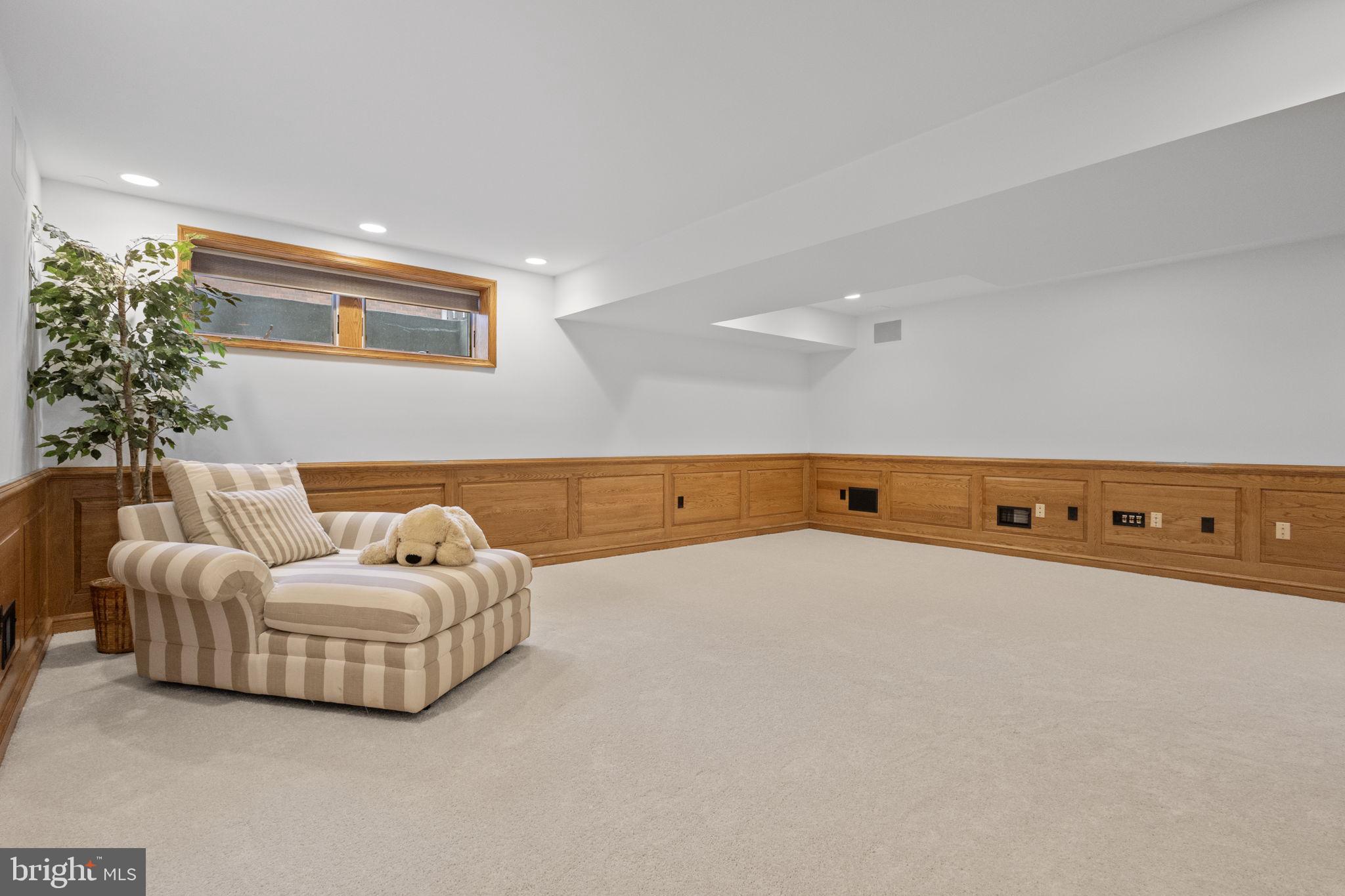 BEECH TREE MANOR - Residential