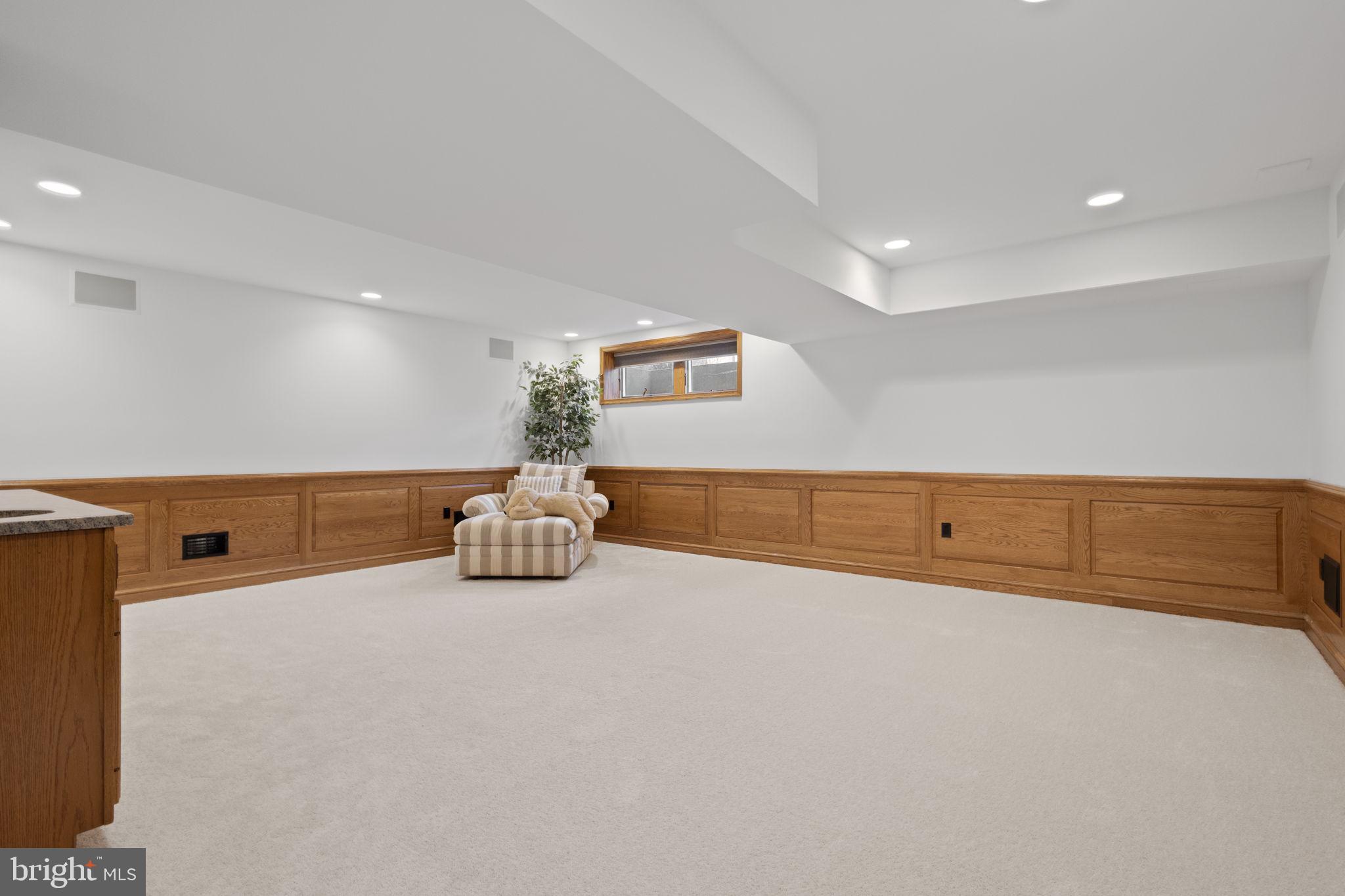 BEECH TREE MANOR - Residential