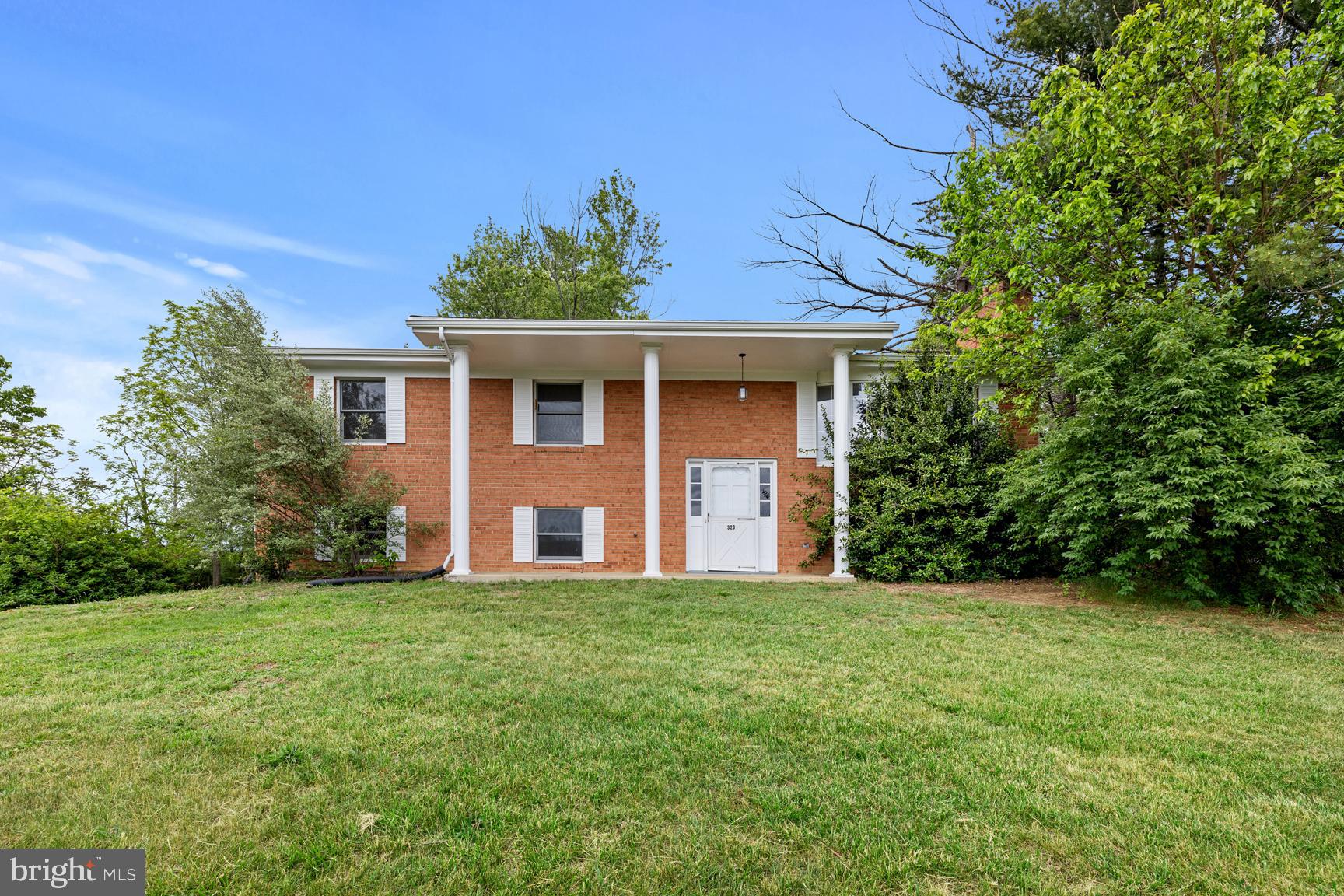 320 DAWN AVENUE