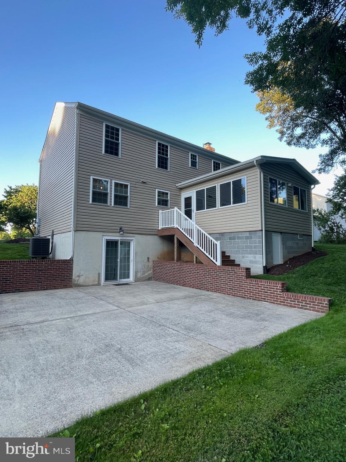 OAK SPRINGS - Residential Lease