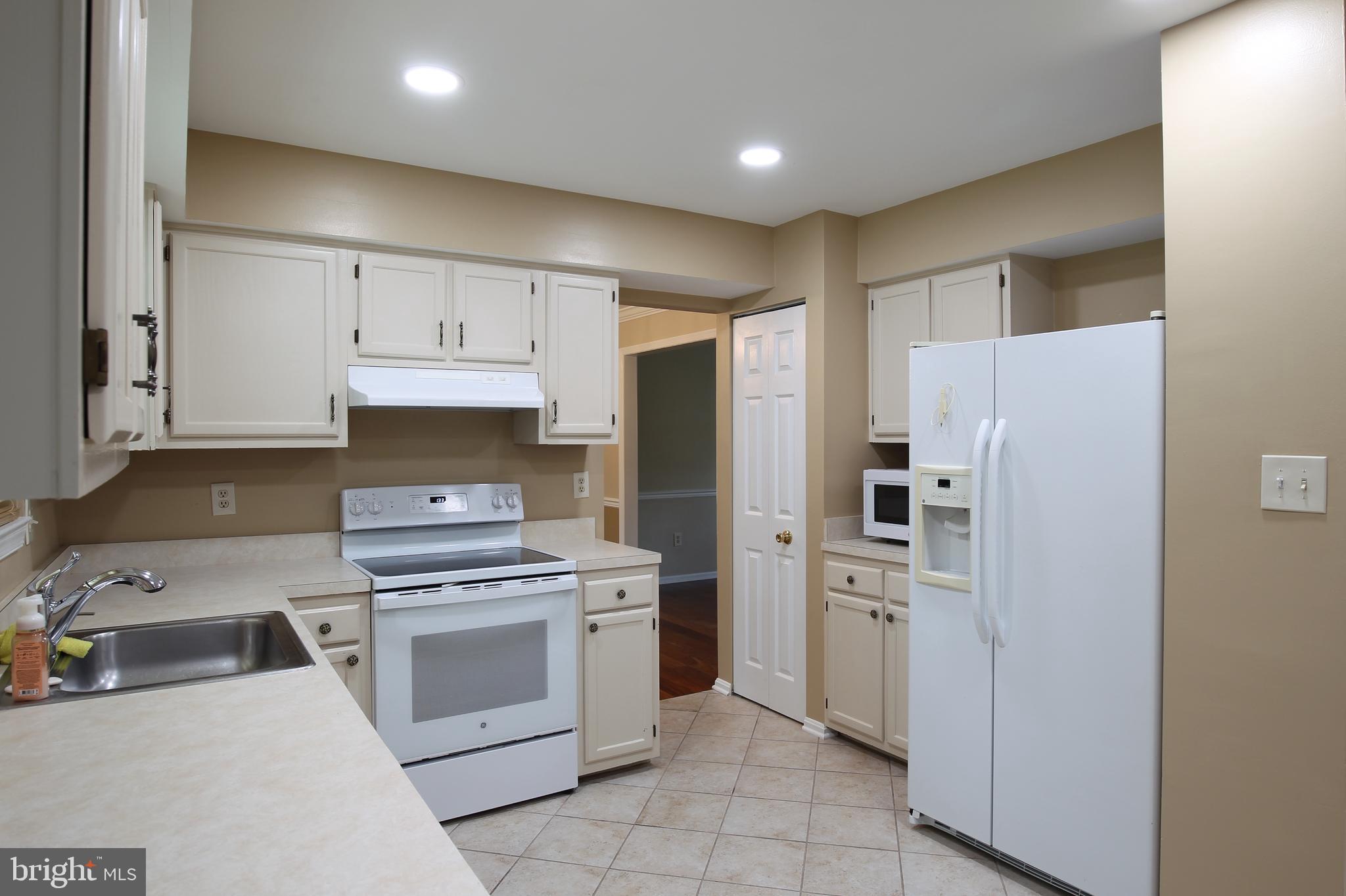 OAK SPRINGS - Residential Lease