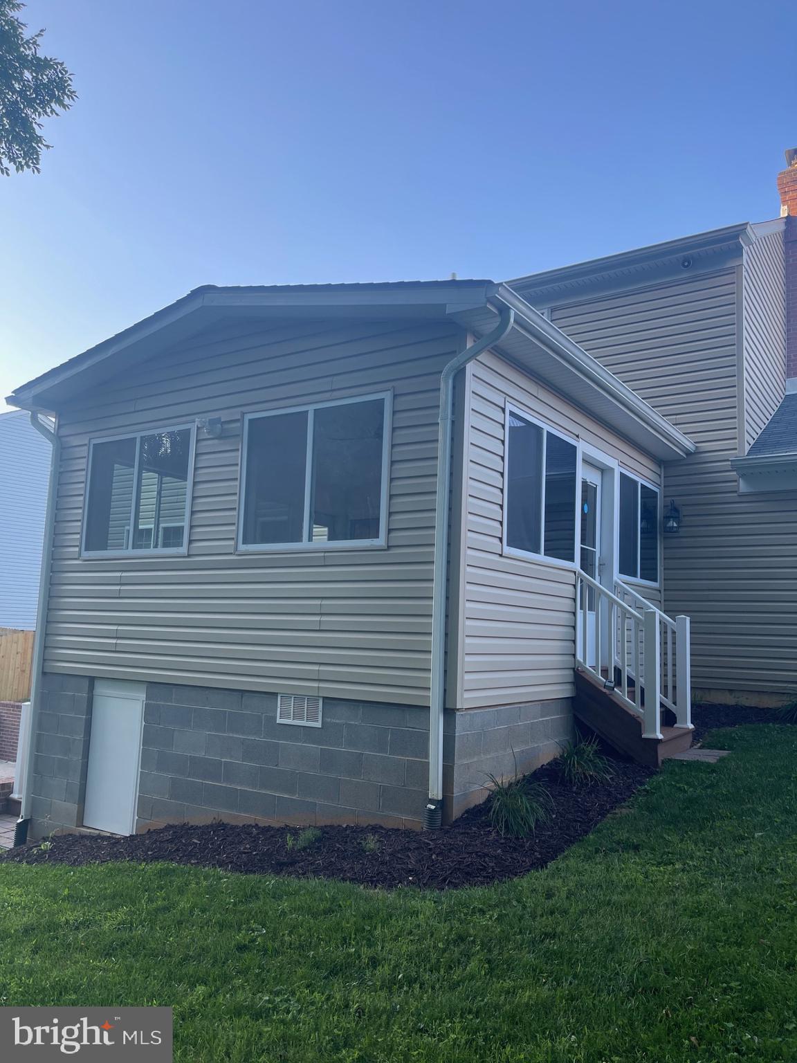 OAK SPRINGS - Residential Lease