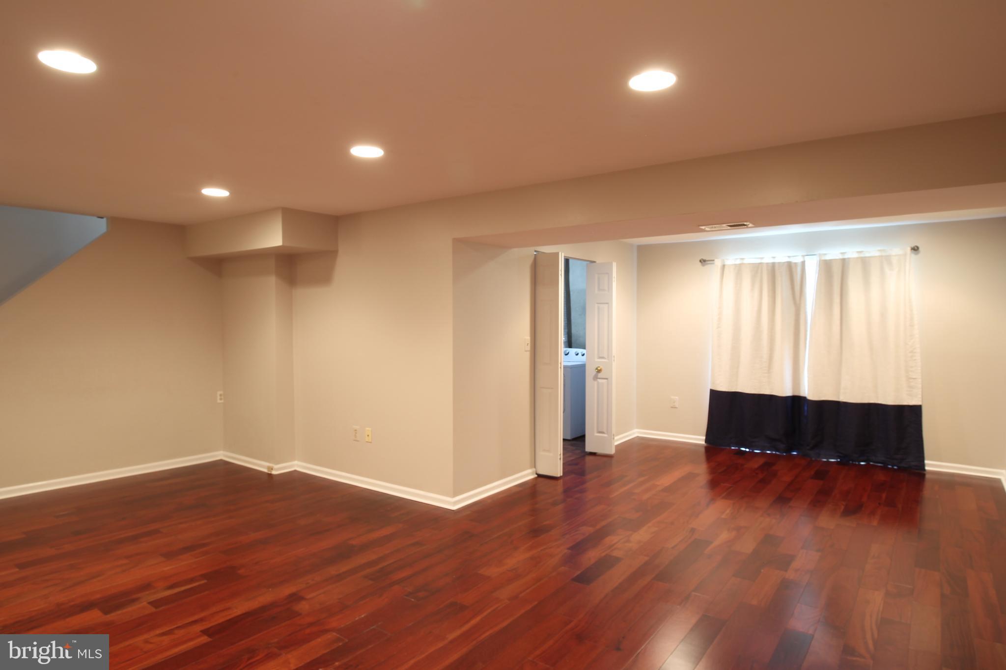 OAK SPRINGS - Residential Lease