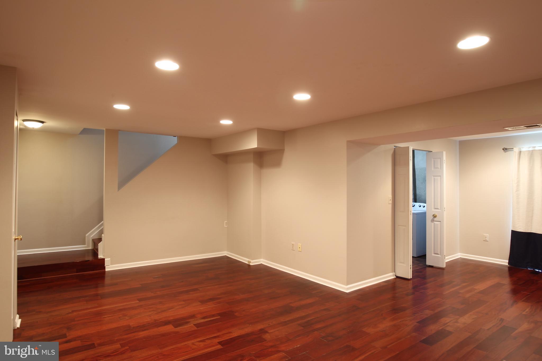 OAK SPRINGS - Residential Lease