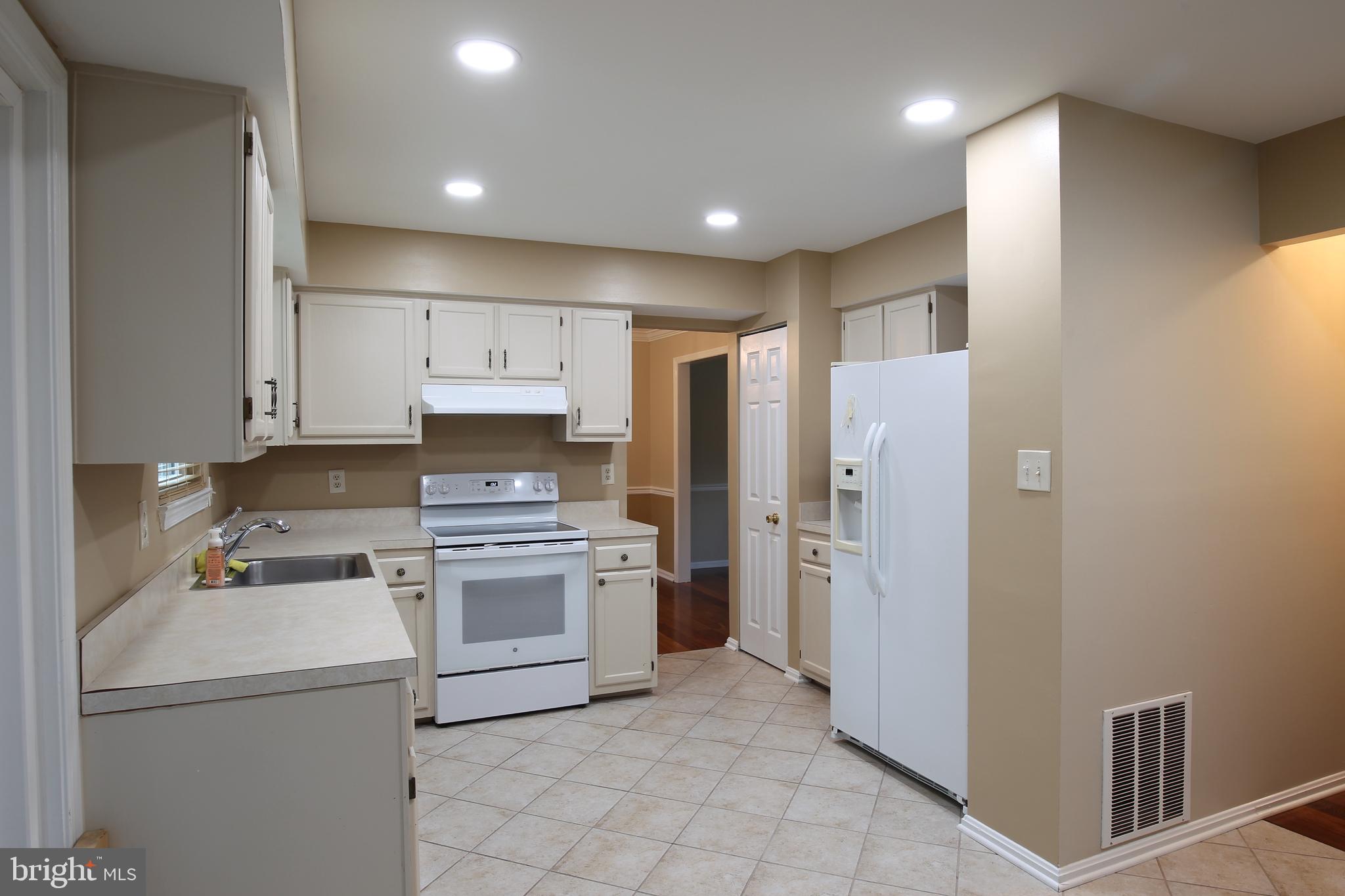 OAK SPRINGS - Residential Lease