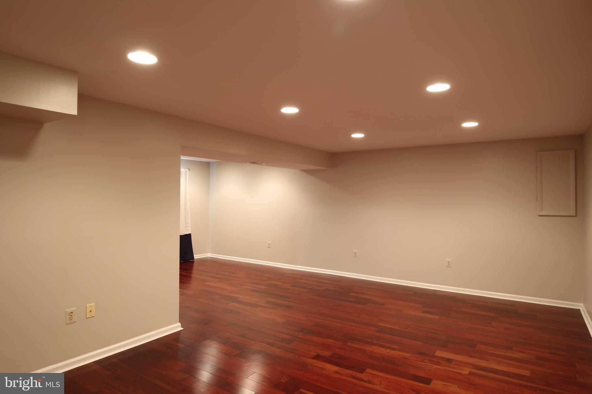 OAK SPRINGS - Residential Lease