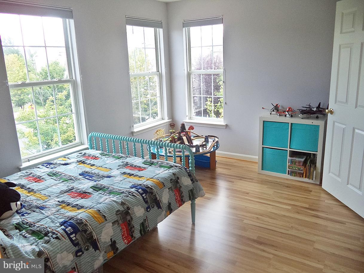 LAKELANDS - Residential