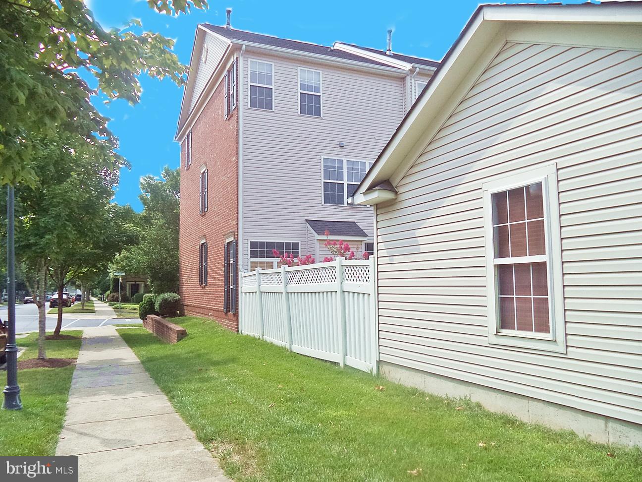 LAKELANDS - Residential