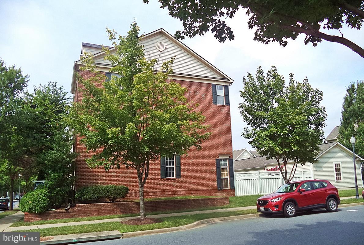 LAKELANDS - Residential