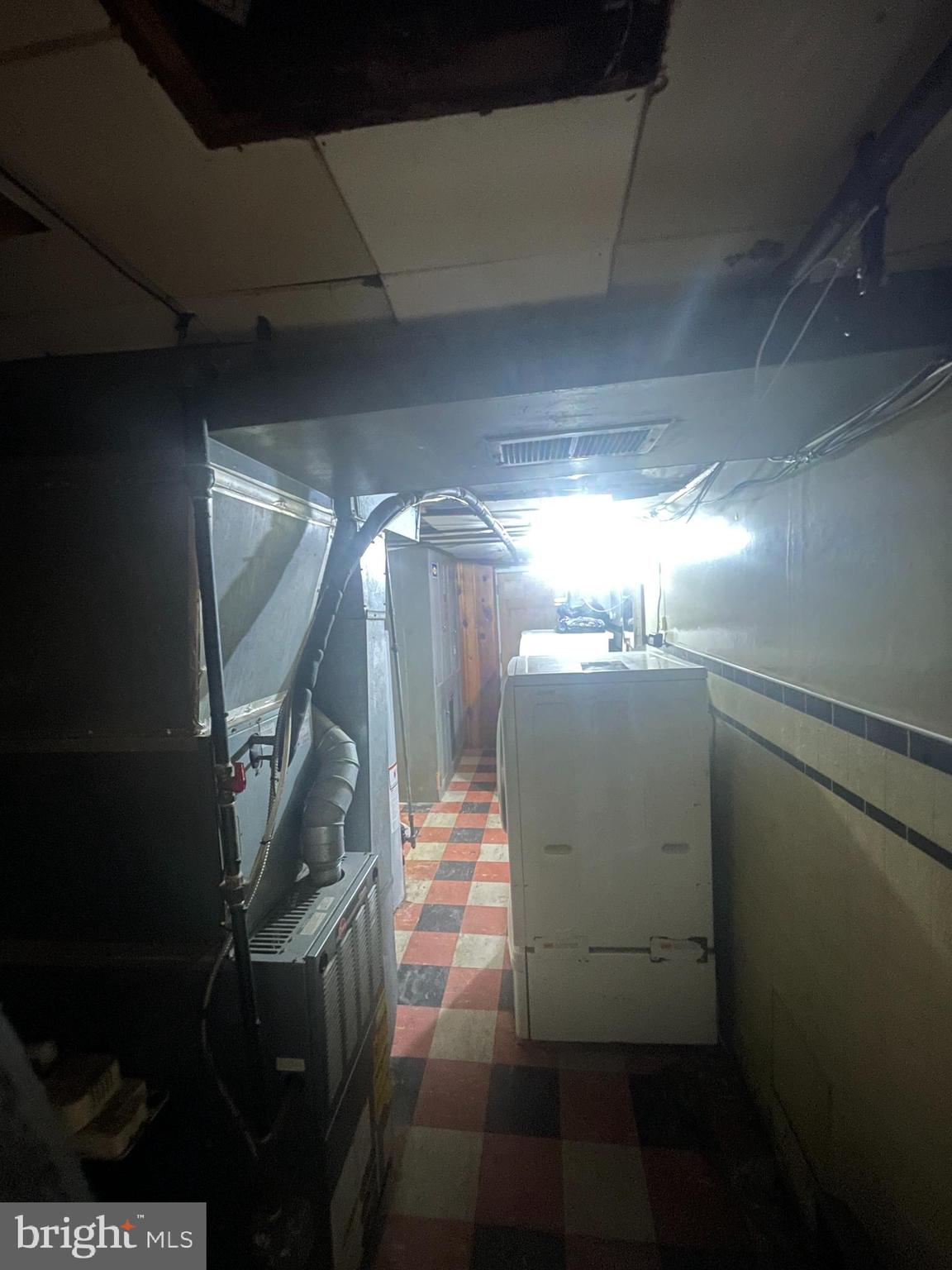 OXFORD CIRCLE - Residential