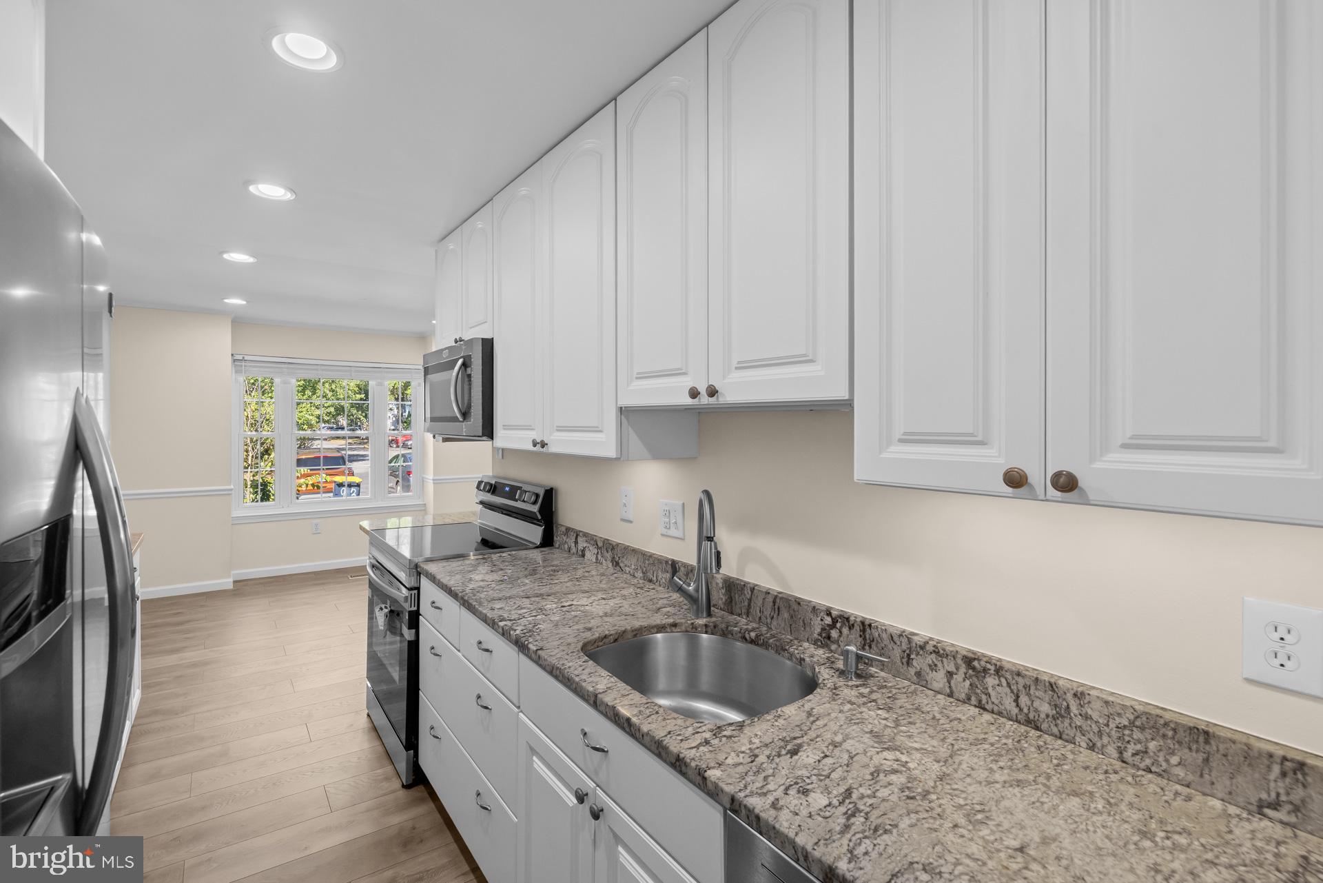 SNOWDEN OAKS - Residential