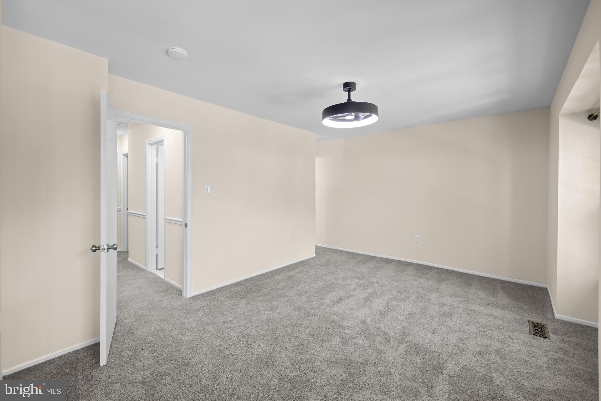 SNOWDEN OAKS - Residential