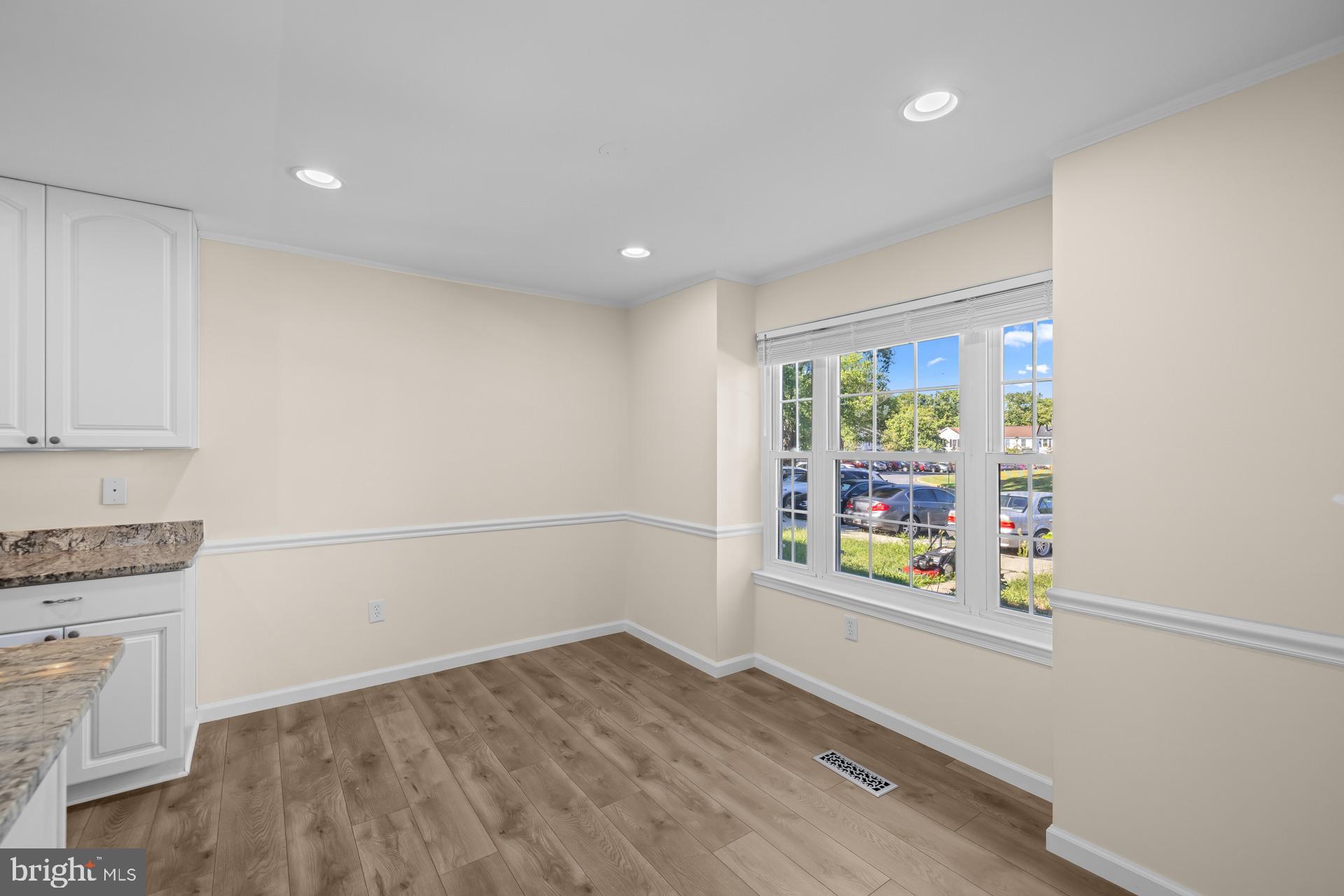 SNOWDEN OAKS - Residential