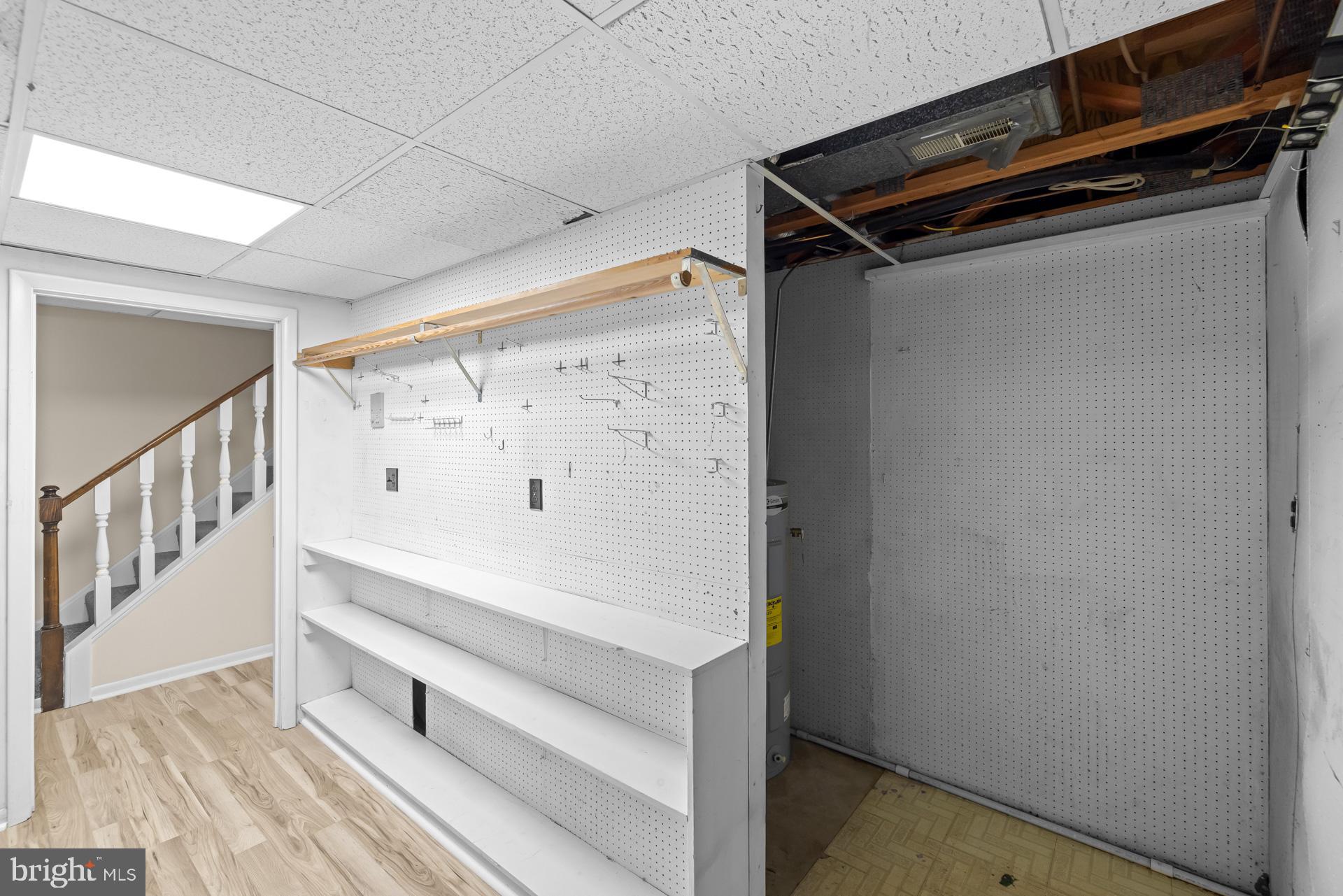 SNOWDEN OAKS - Residential