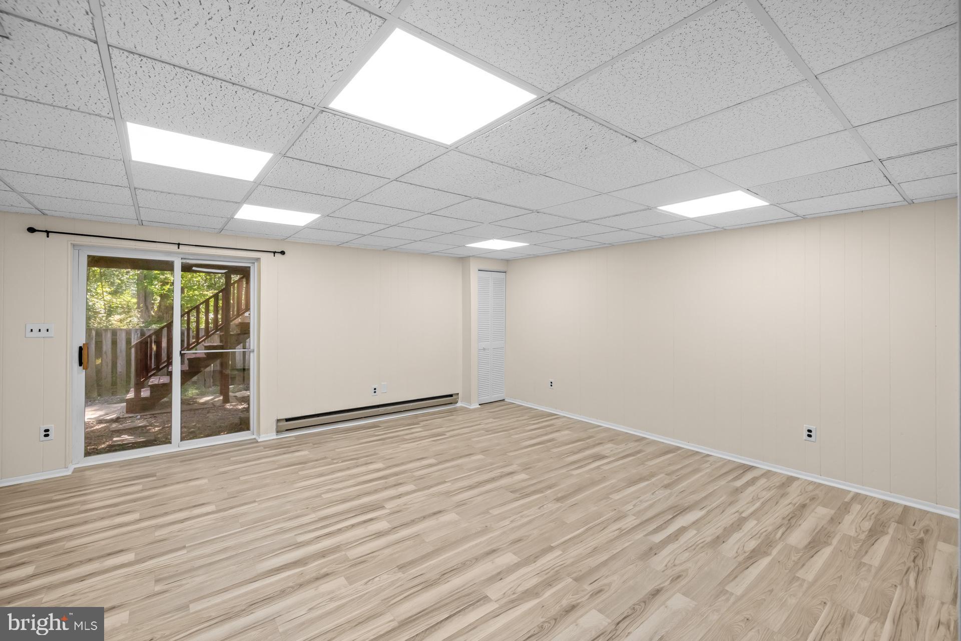 SNOWDEN OAKS - Residential