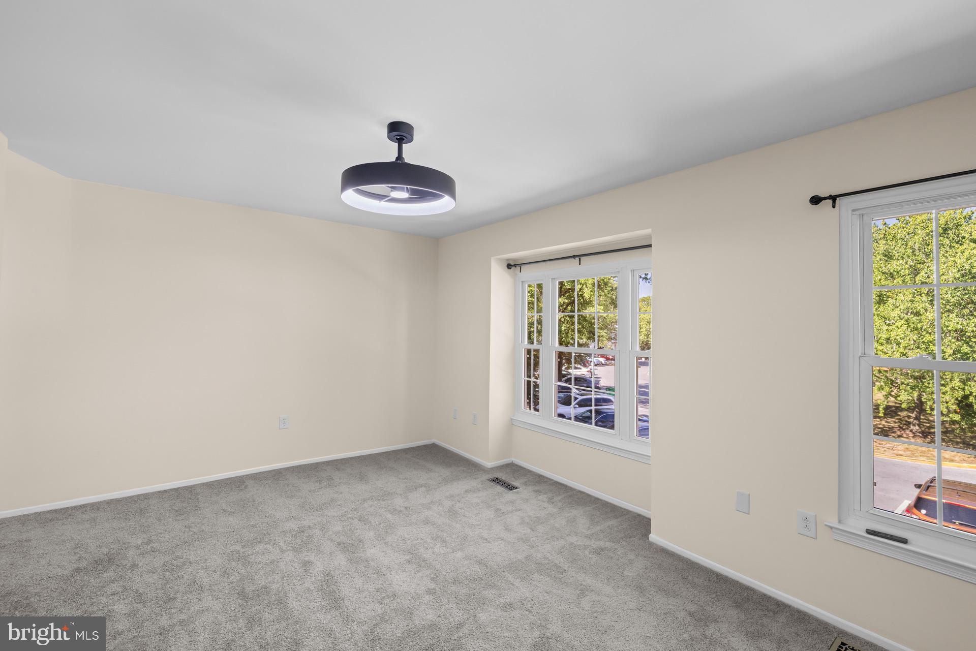 SNOWDEN OAKS - Residential