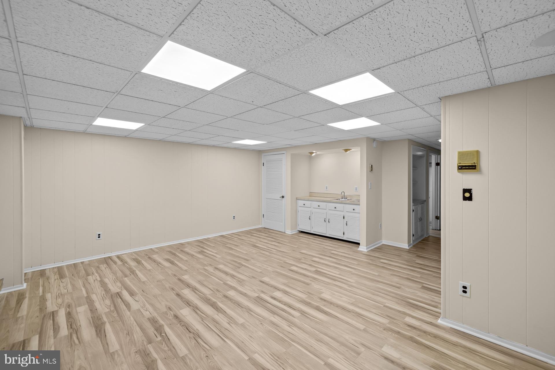 SNOWDEN OAKS - Residential