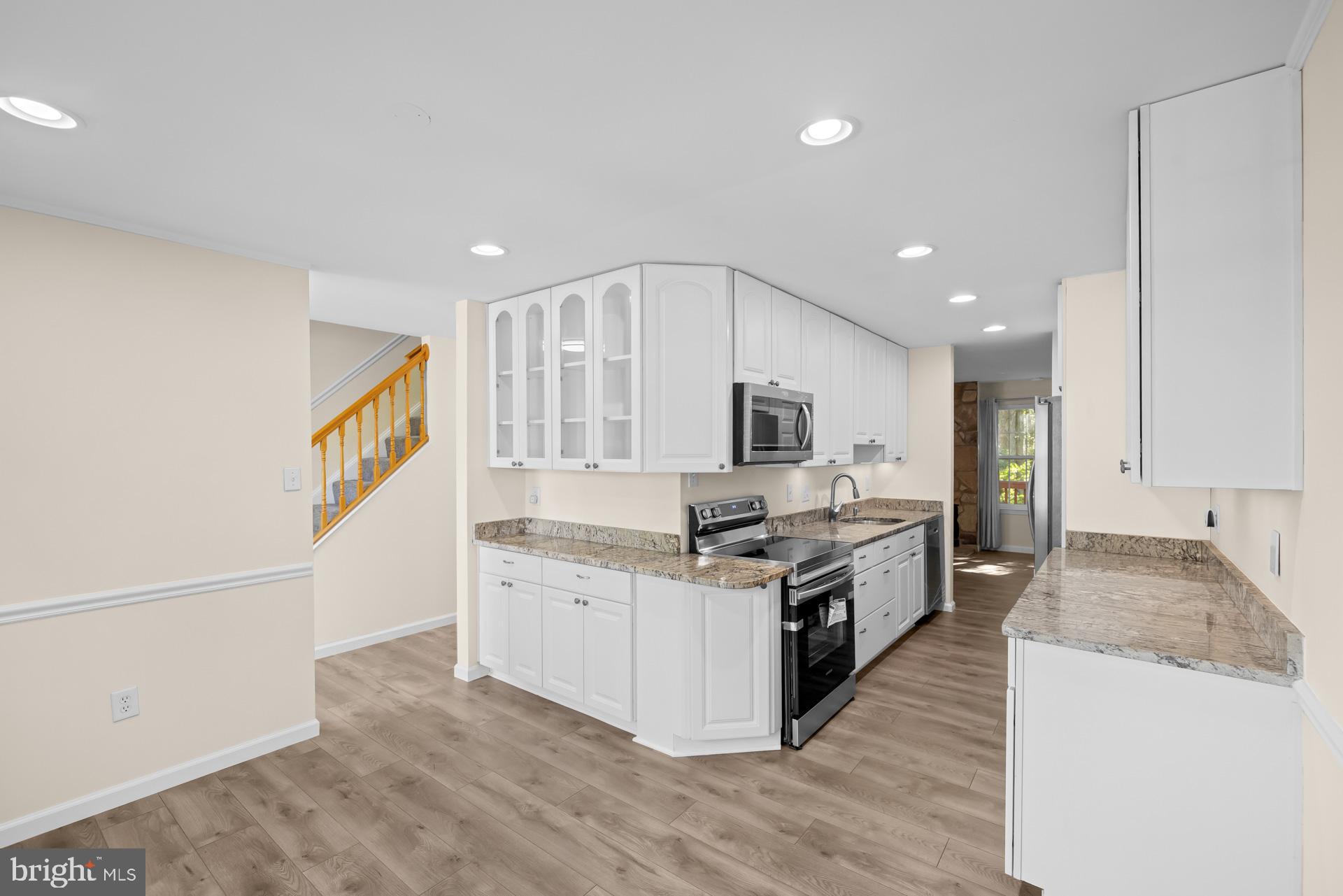 SNOWDEN OAKS - Residential