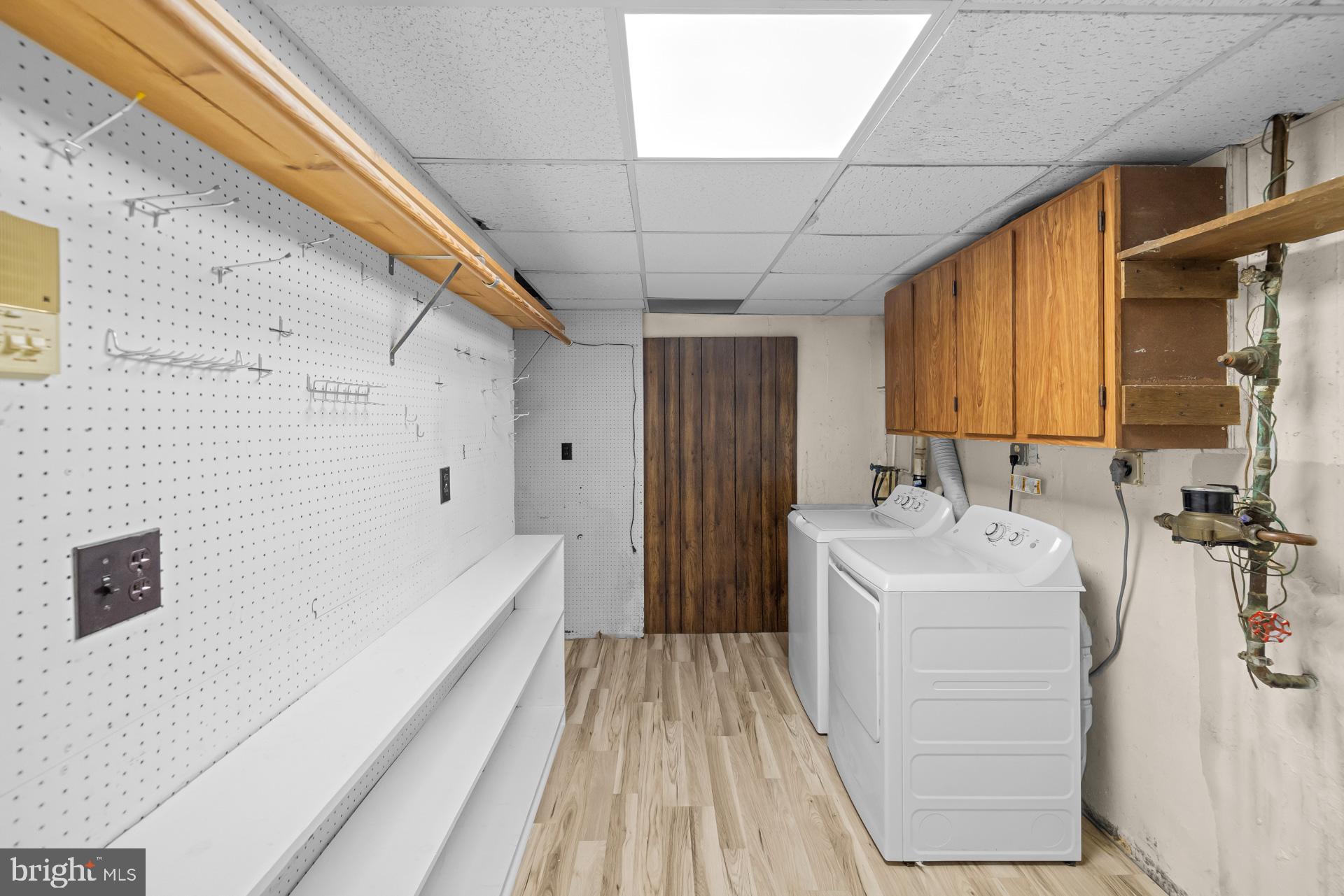 SNOWDEN OAKS - Residential