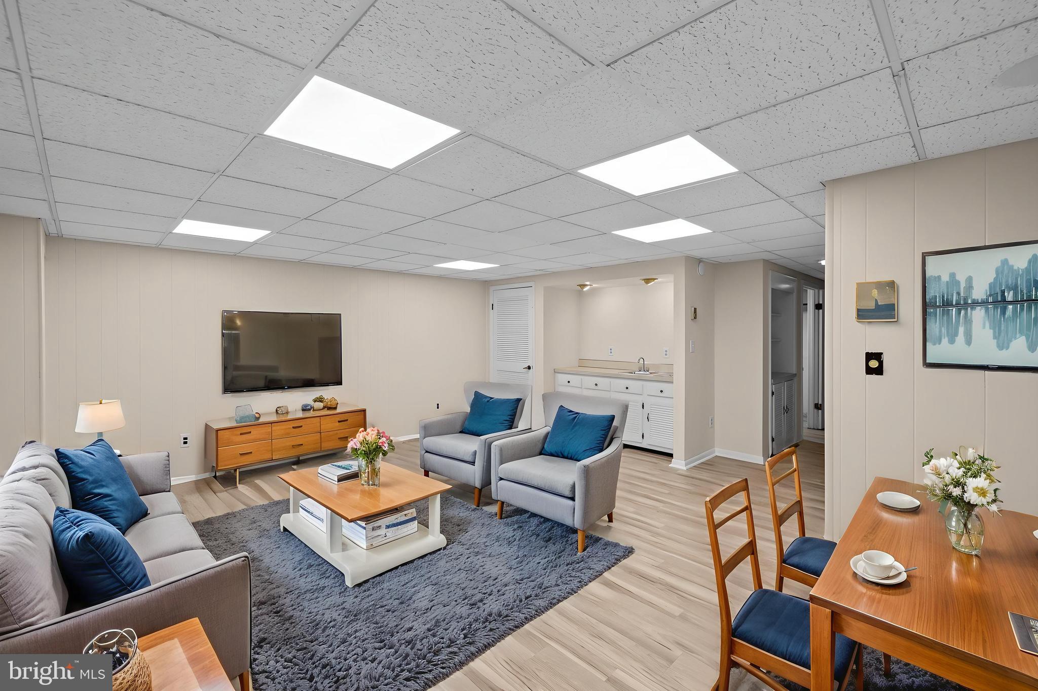 SNOWDEN OAKS - Residential