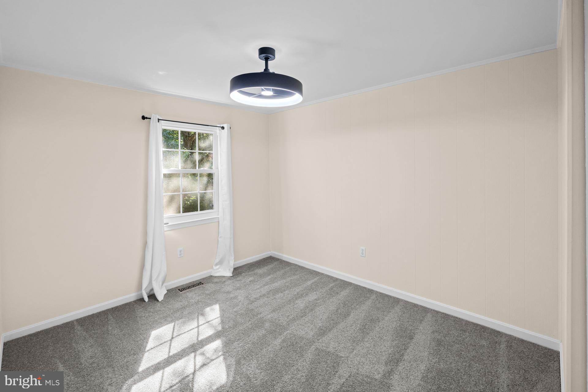 SNOWDEN OAKS - Residential